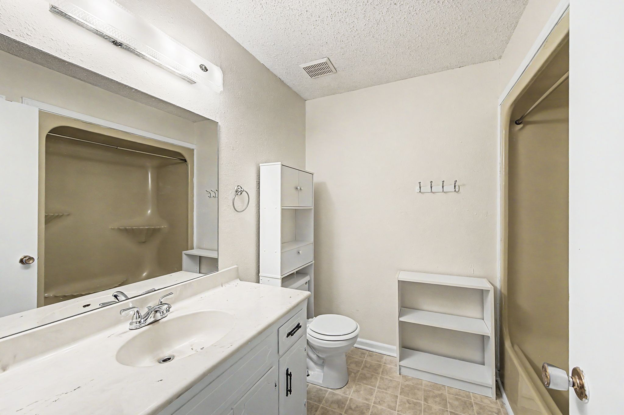 7480 Harrow Dr Property Photo 21