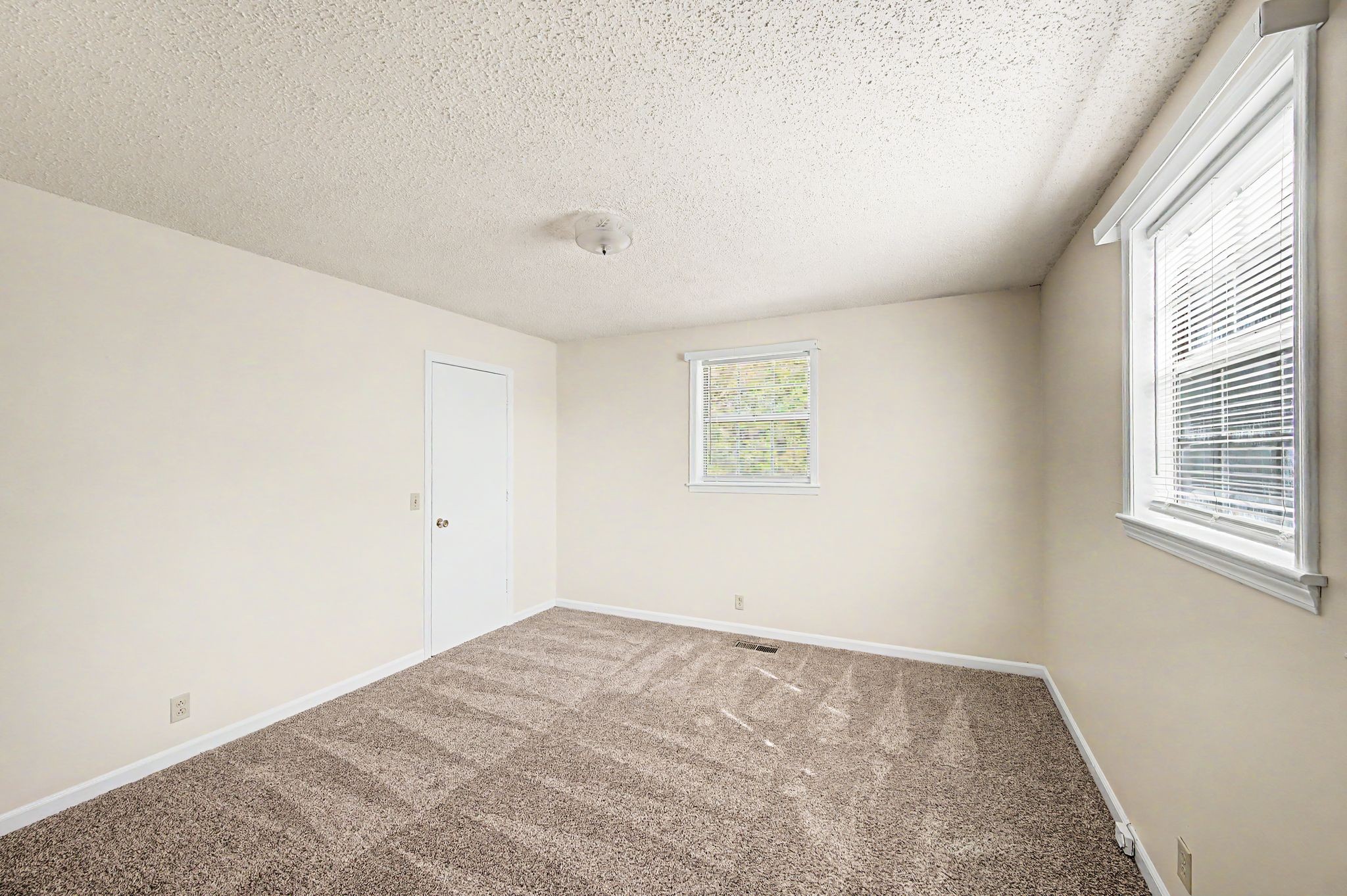 7480 Harrow Dr Property Photo 25