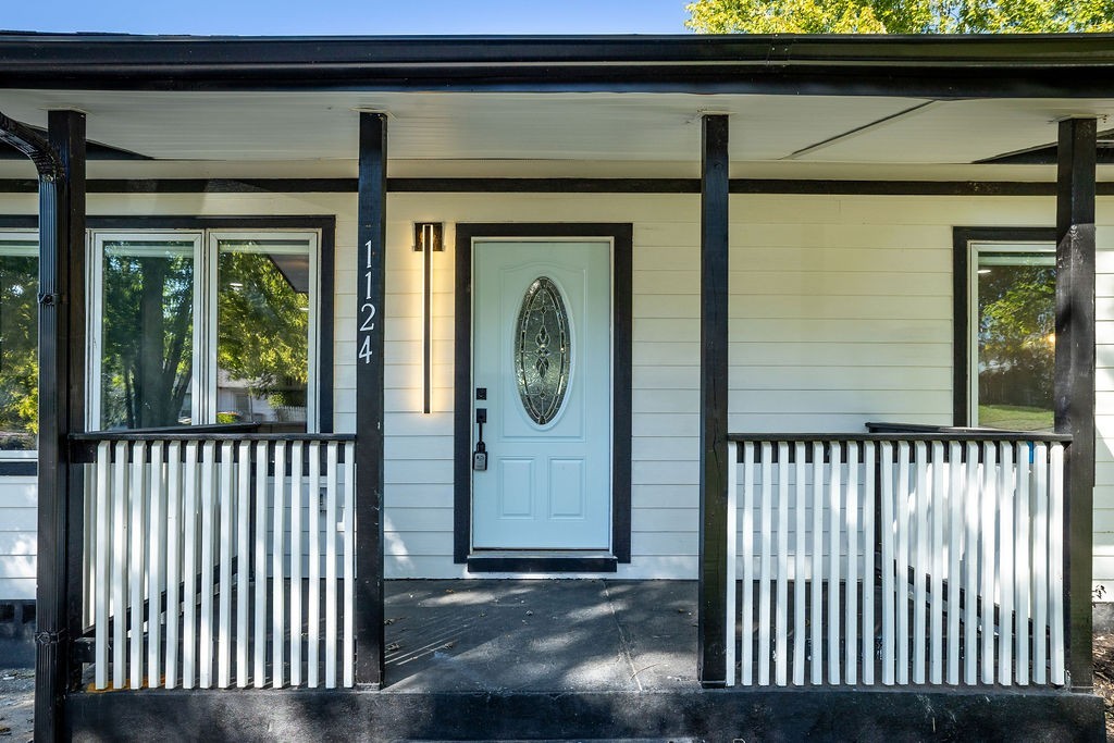 1124 Apple St Property Photo 5