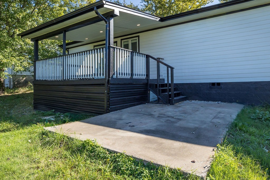 1124 Apple St Property Photo 24