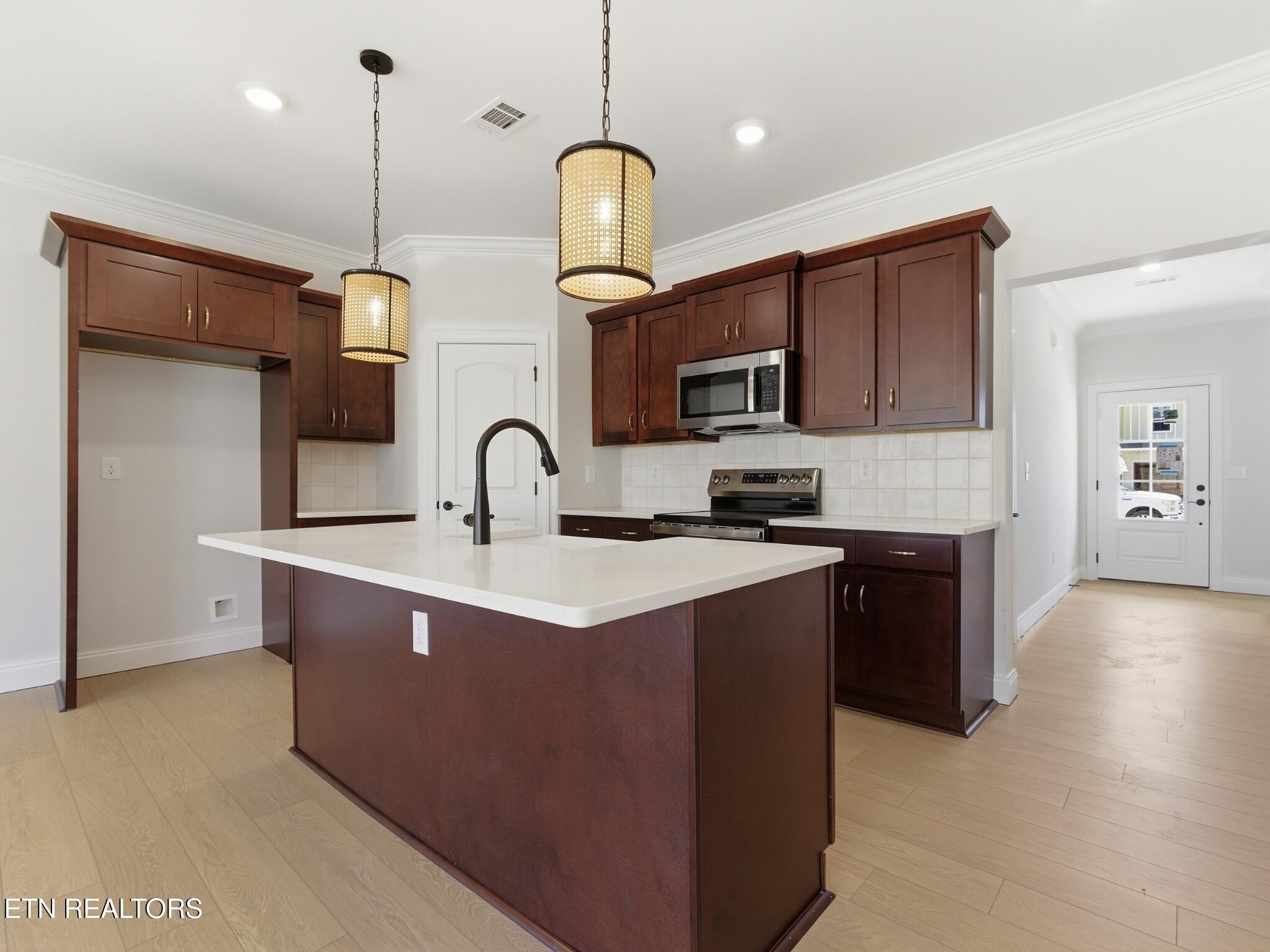 7352 Sun Blossom Lane Property Photo 11