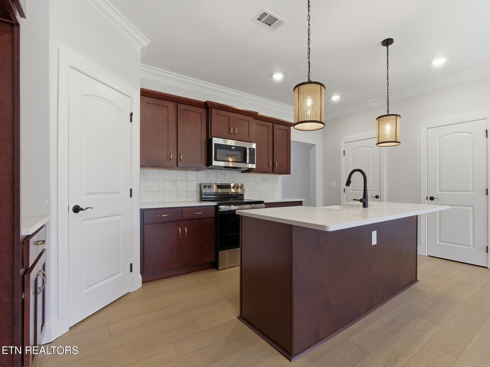 7352 Sun Blossom Lane Property Photo 12