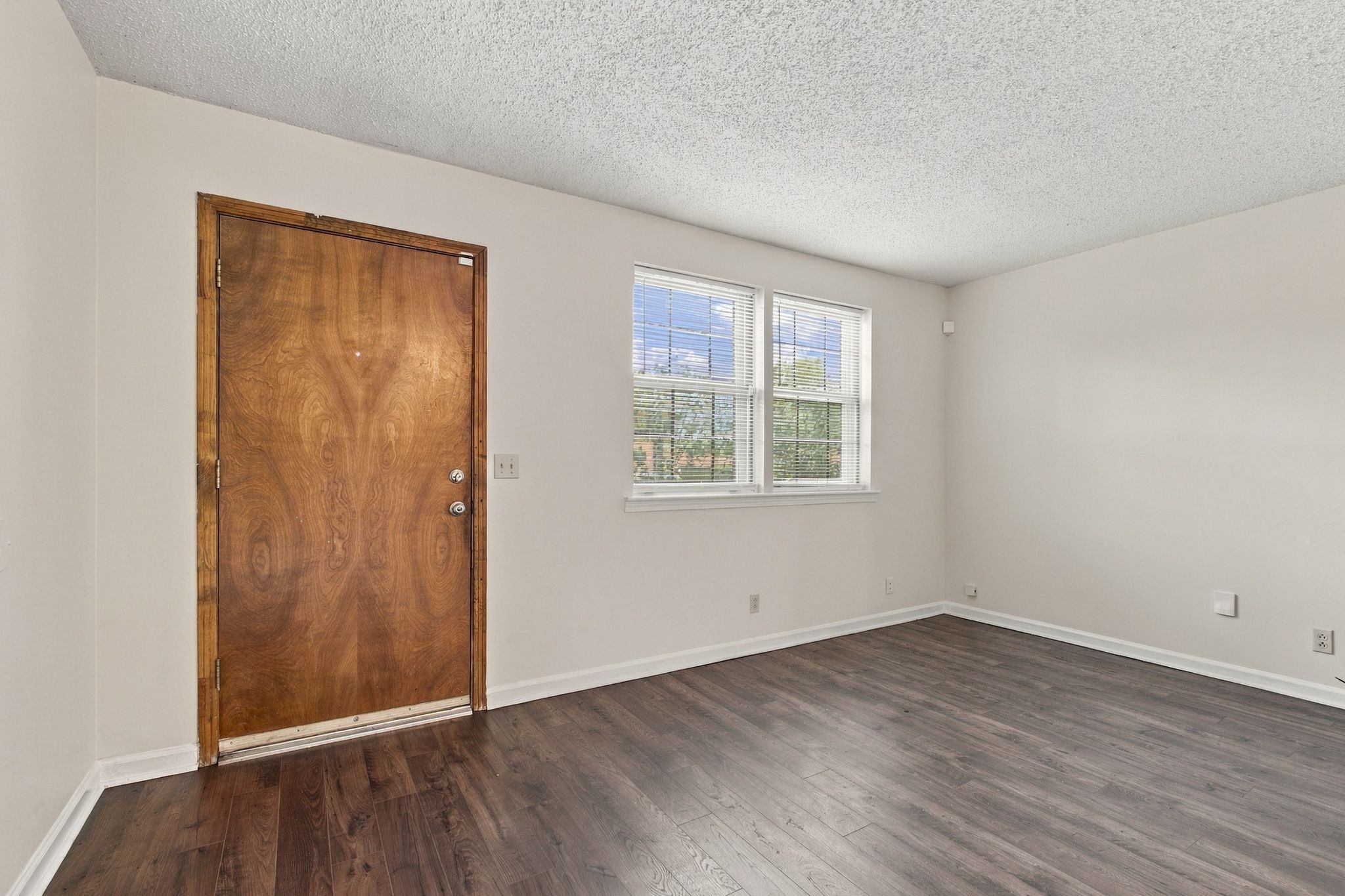 3147 Lakeland Dr Property Photo 4