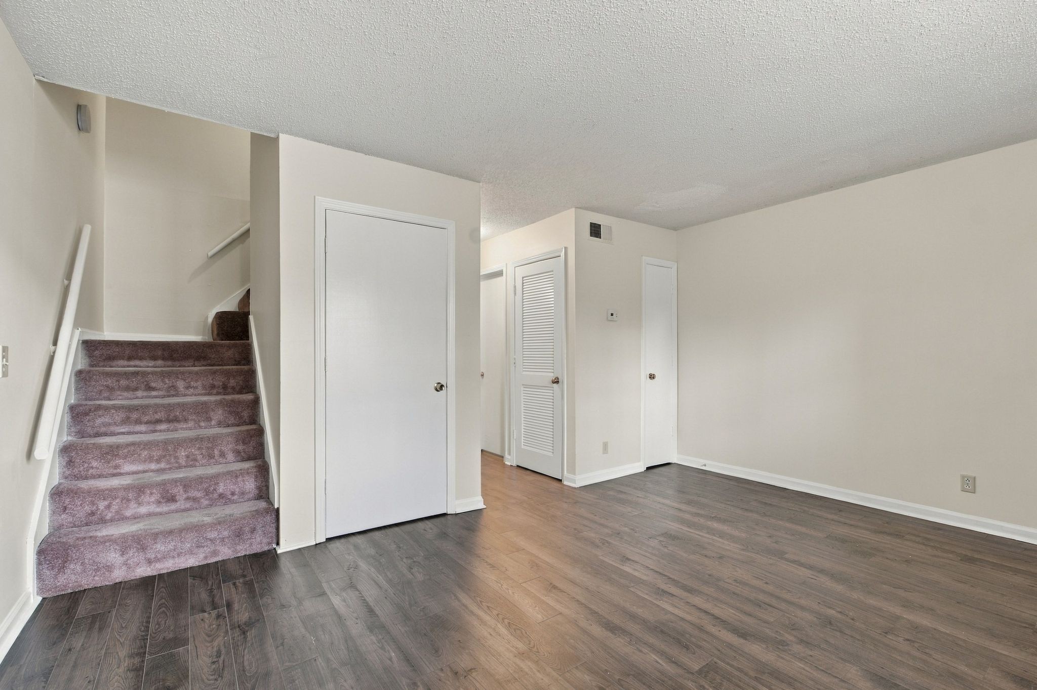 3147 Lakeland Dr Property Photo 6
