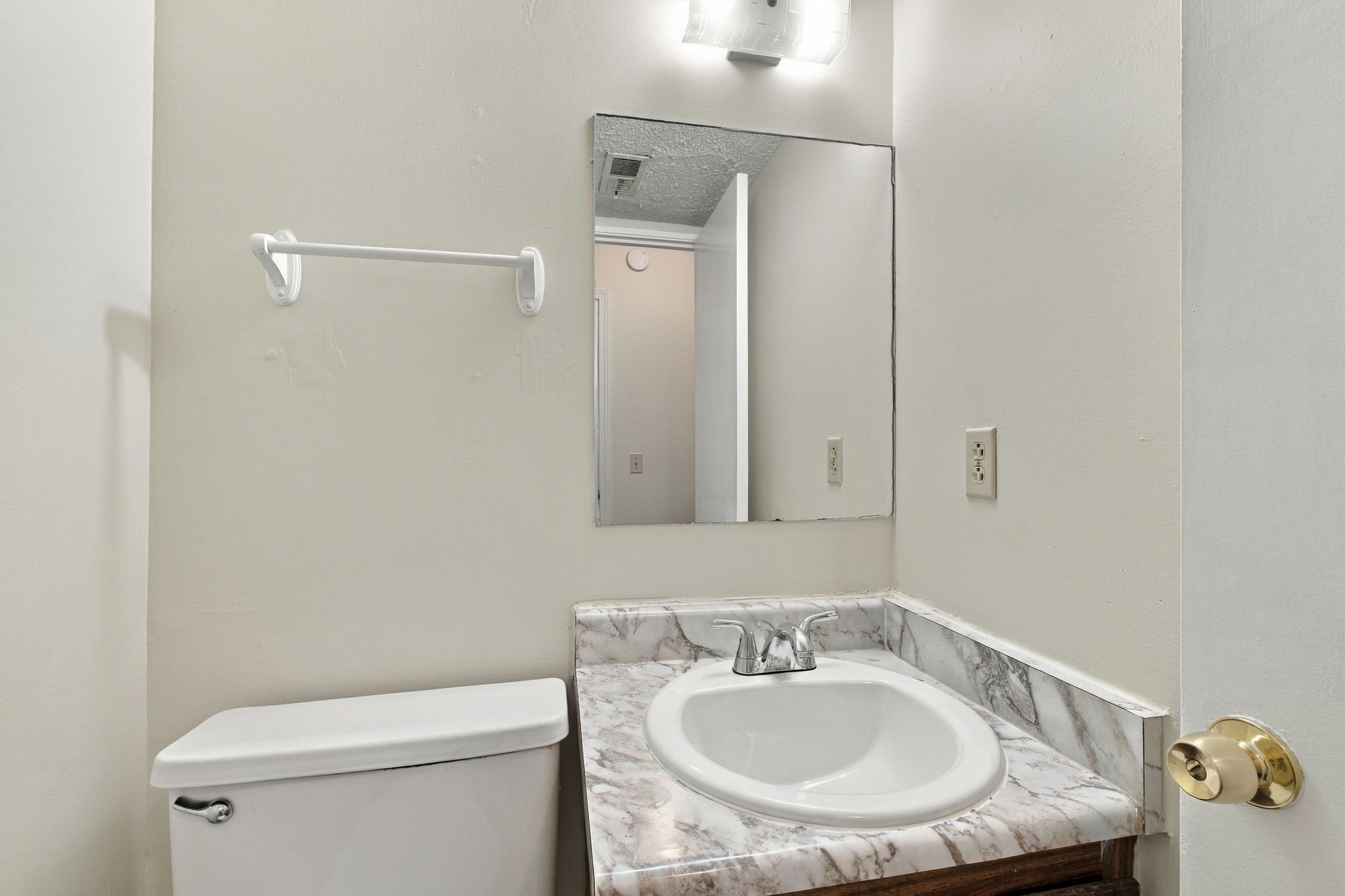 3147 Lakeland Dr Property Photo 7