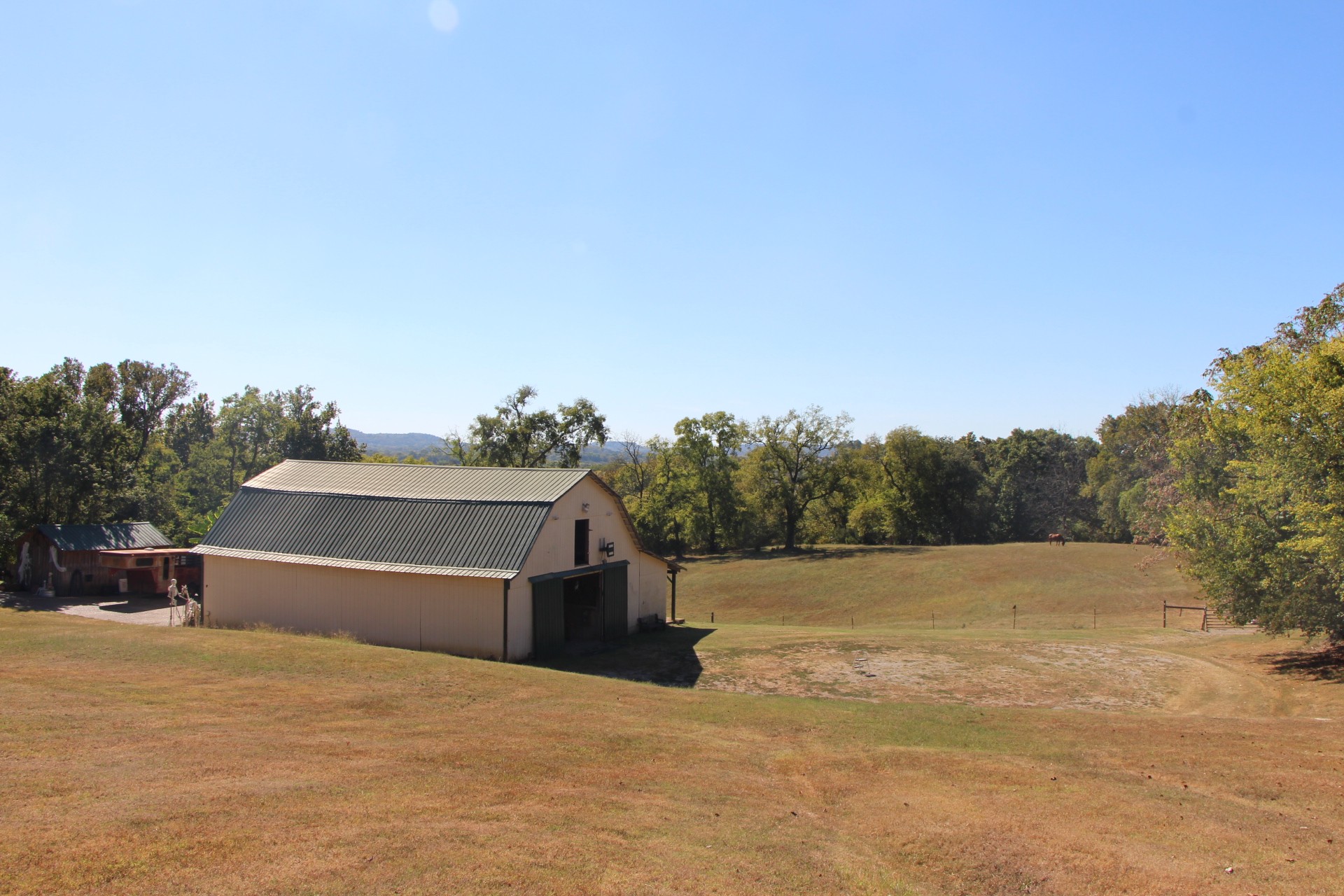 4269 Warren Rd Property Photo 3