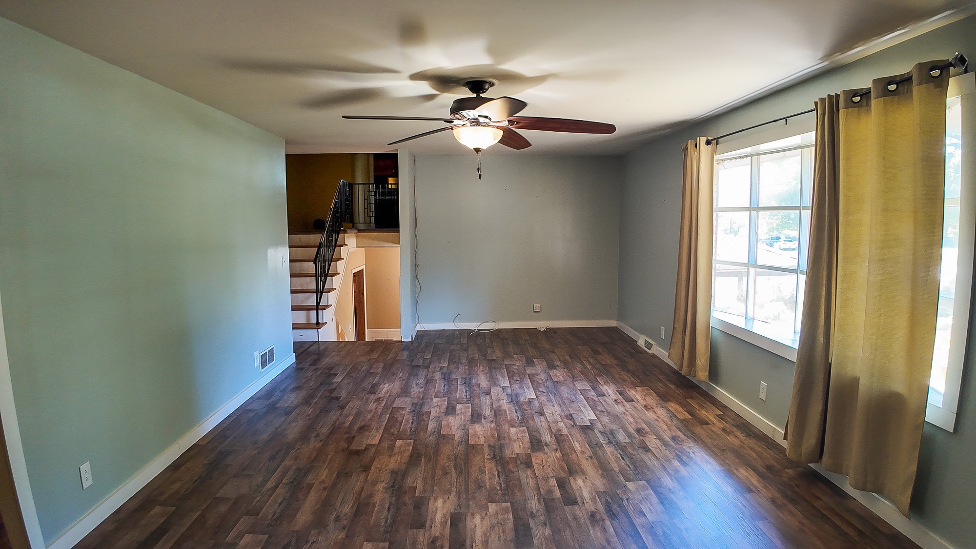 203 Carter St Property Photo 5