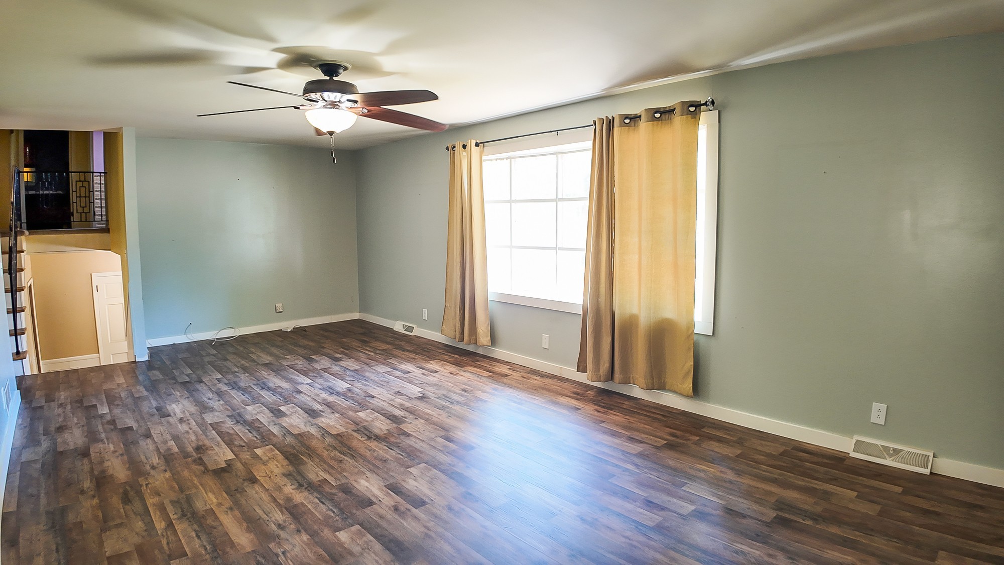 203 Carter St Property Photo 6
