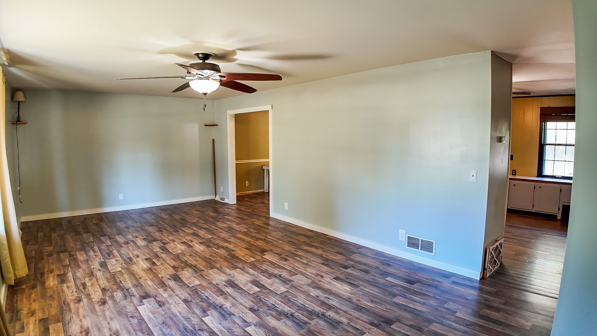 203 Carter St Property Photo 7