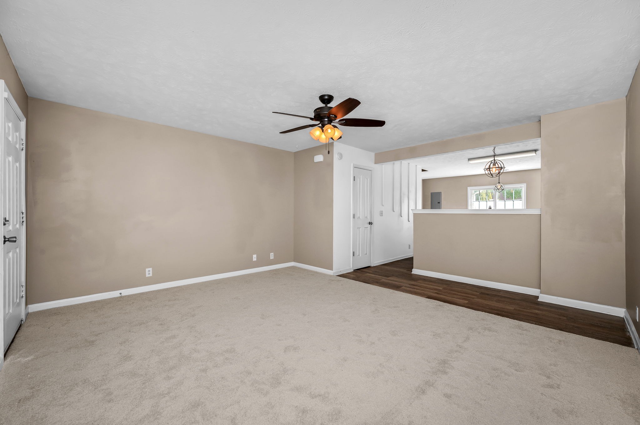 2961 S Rutherford Blvd Property Photo 4