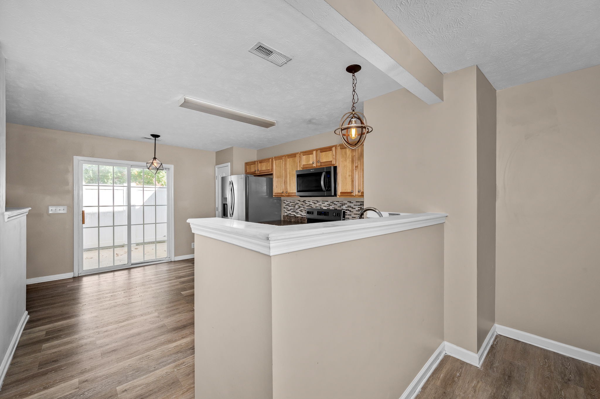 2961 S Rutherford Blvd Property Photo 5