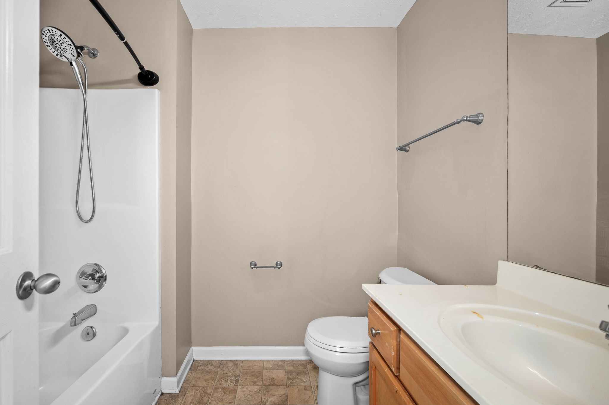 2961 S Rutherford Blvd Property Photo 11