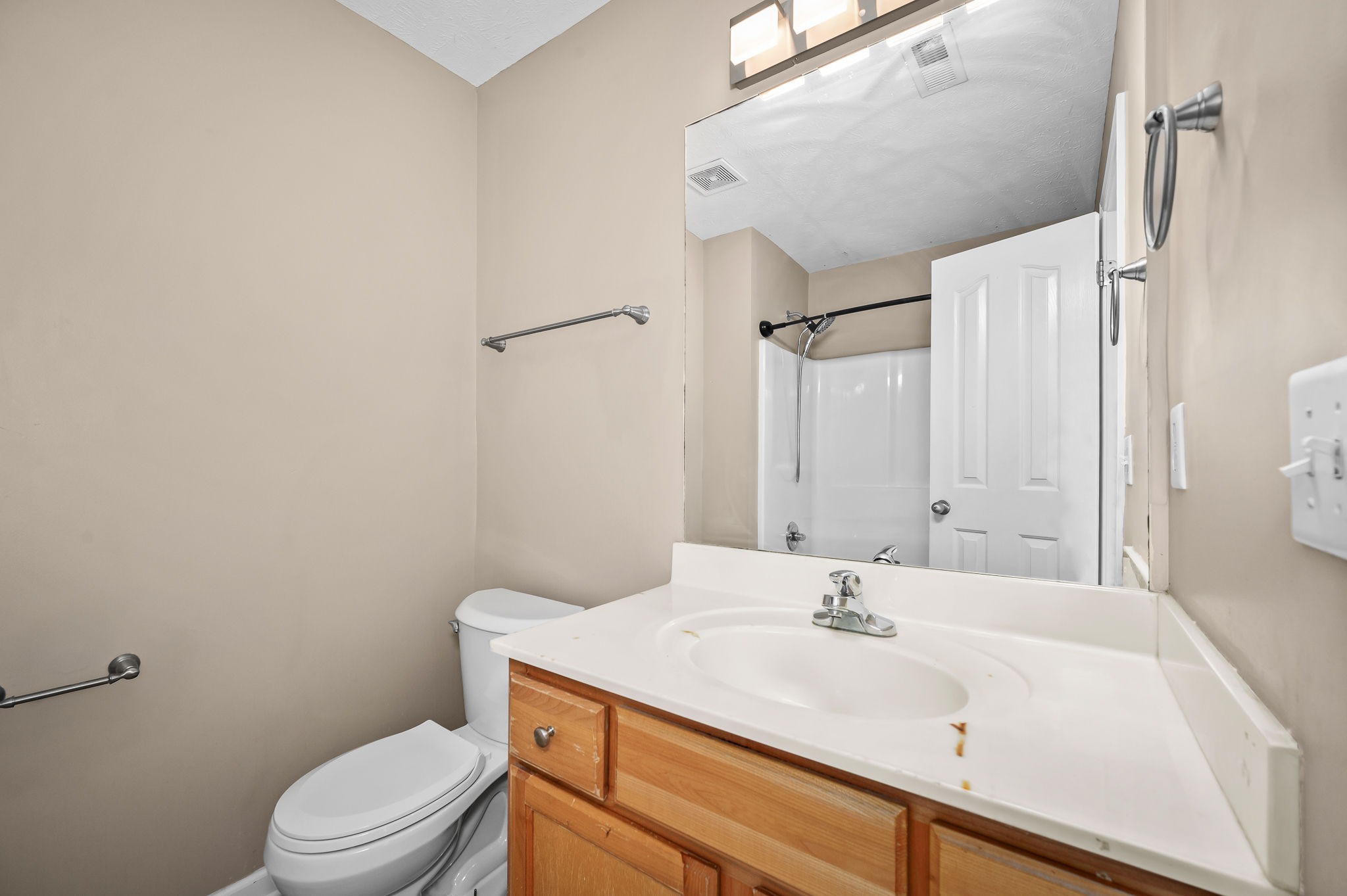 2961 S Rutherford Blvd Property Photo 12