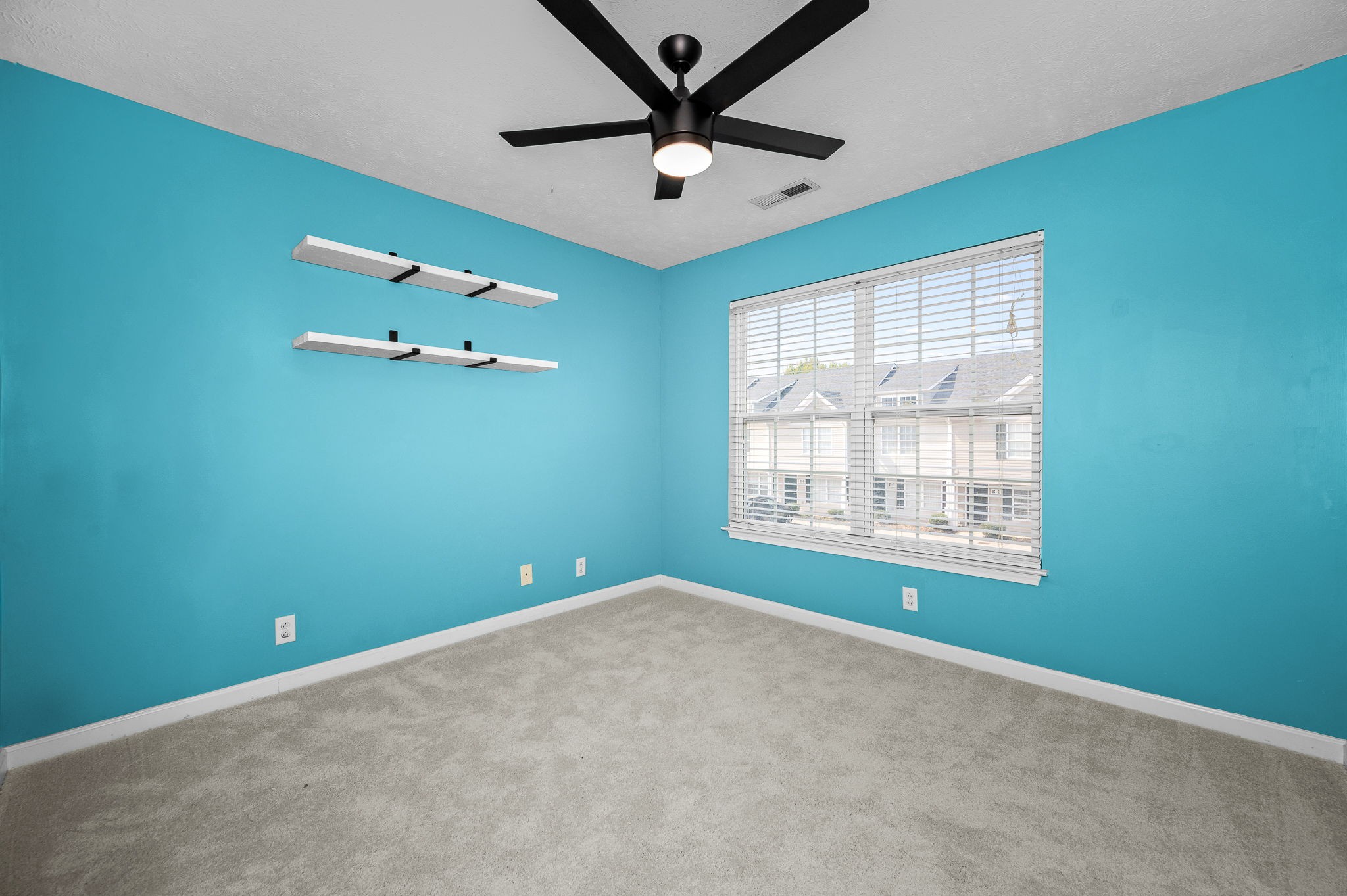 2961 S Rutherford Blvd Property Photo 18