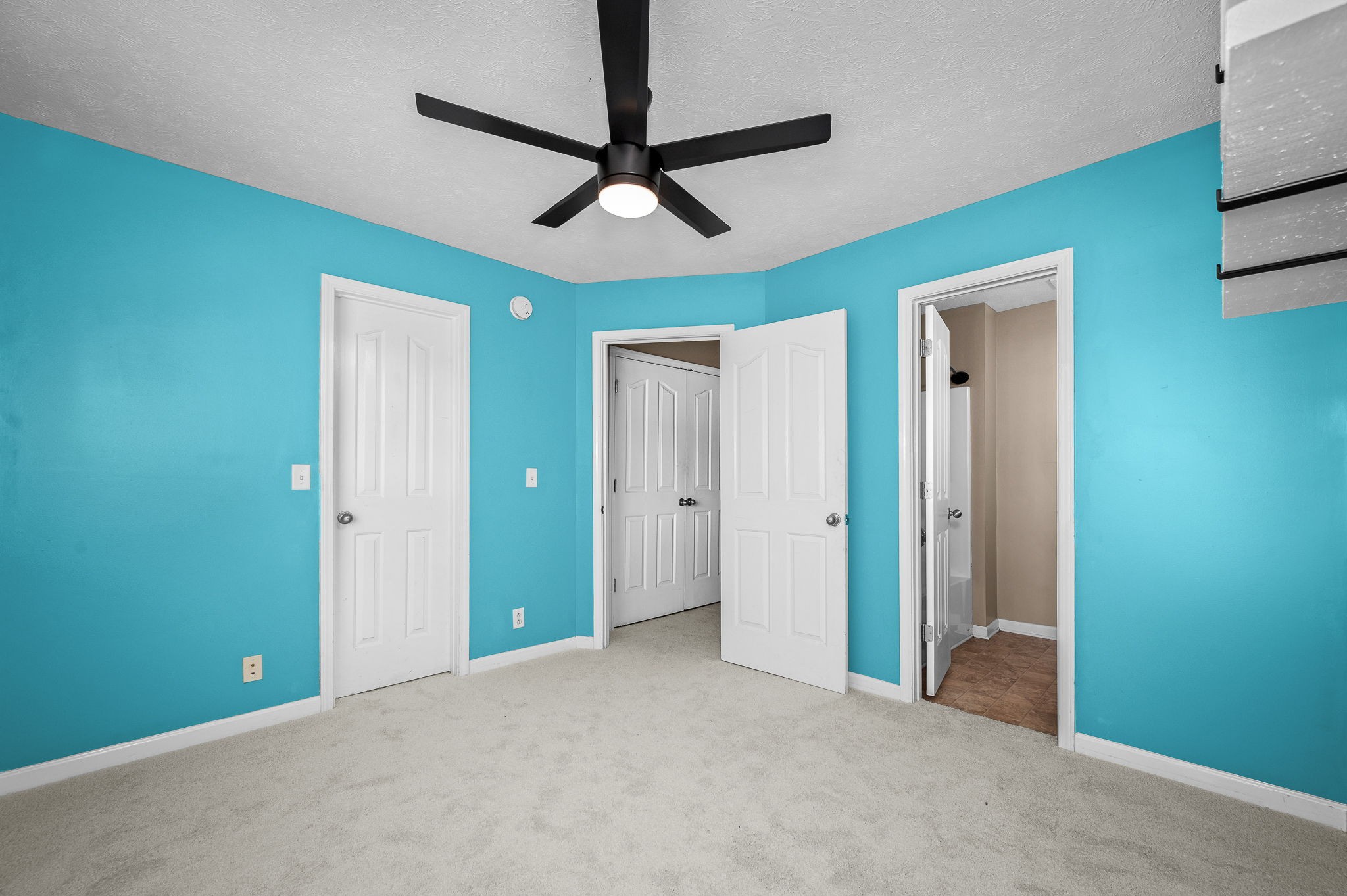 2961 S Rutherford Blvd Property Photo 19