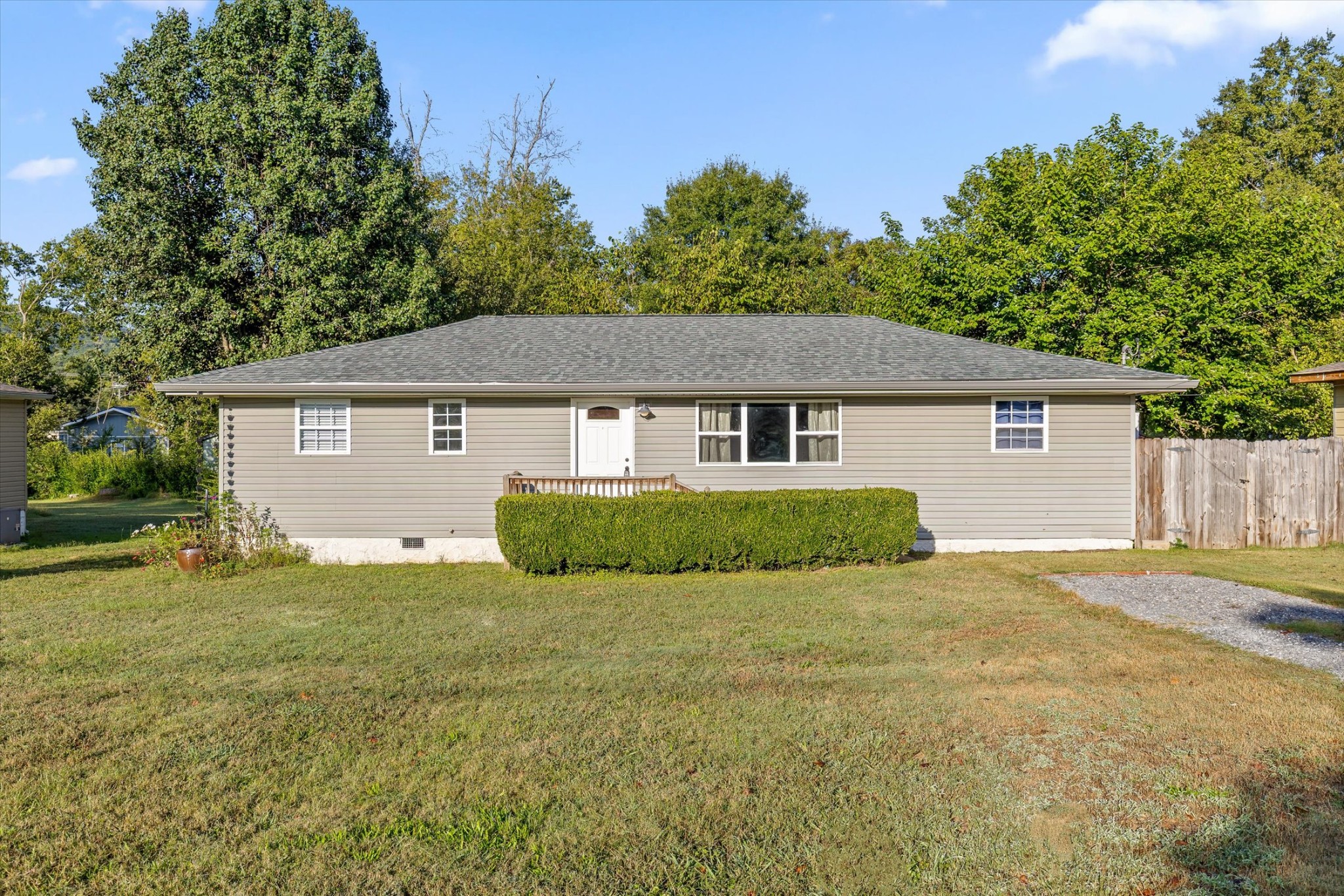 1321 Raydine Ln Property Photo 1