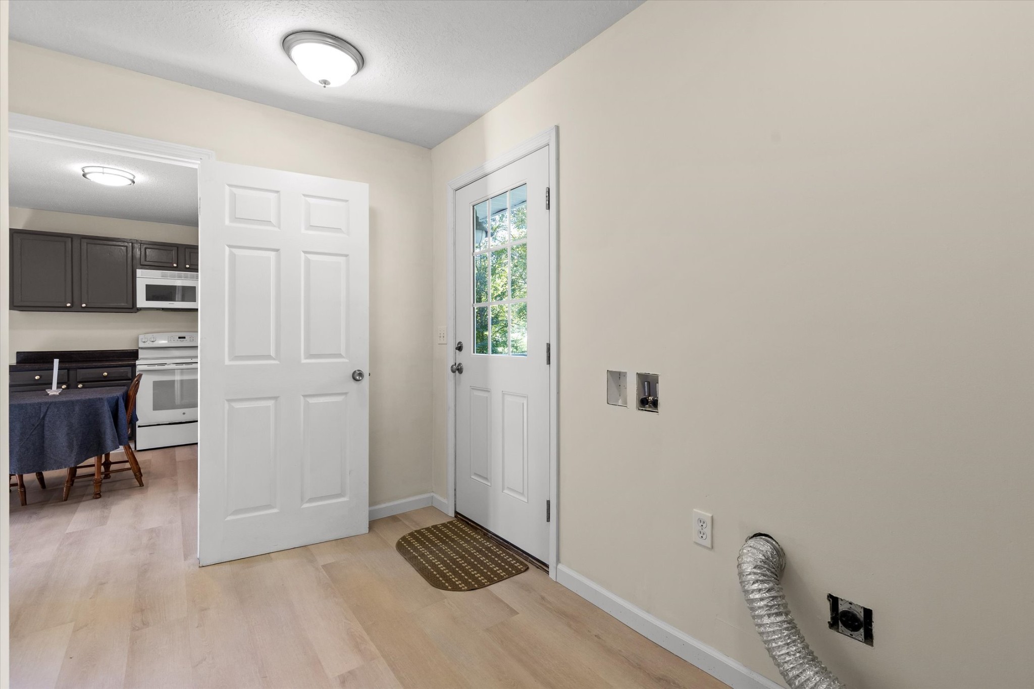 1321 Raydine Ln Property Photo 17