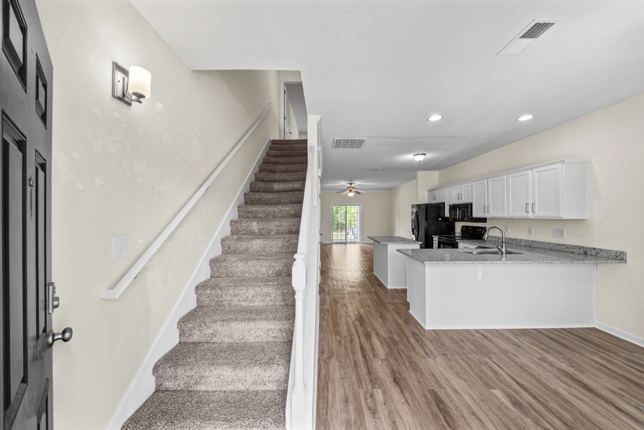 35 Ellington Ter Property Photo 4