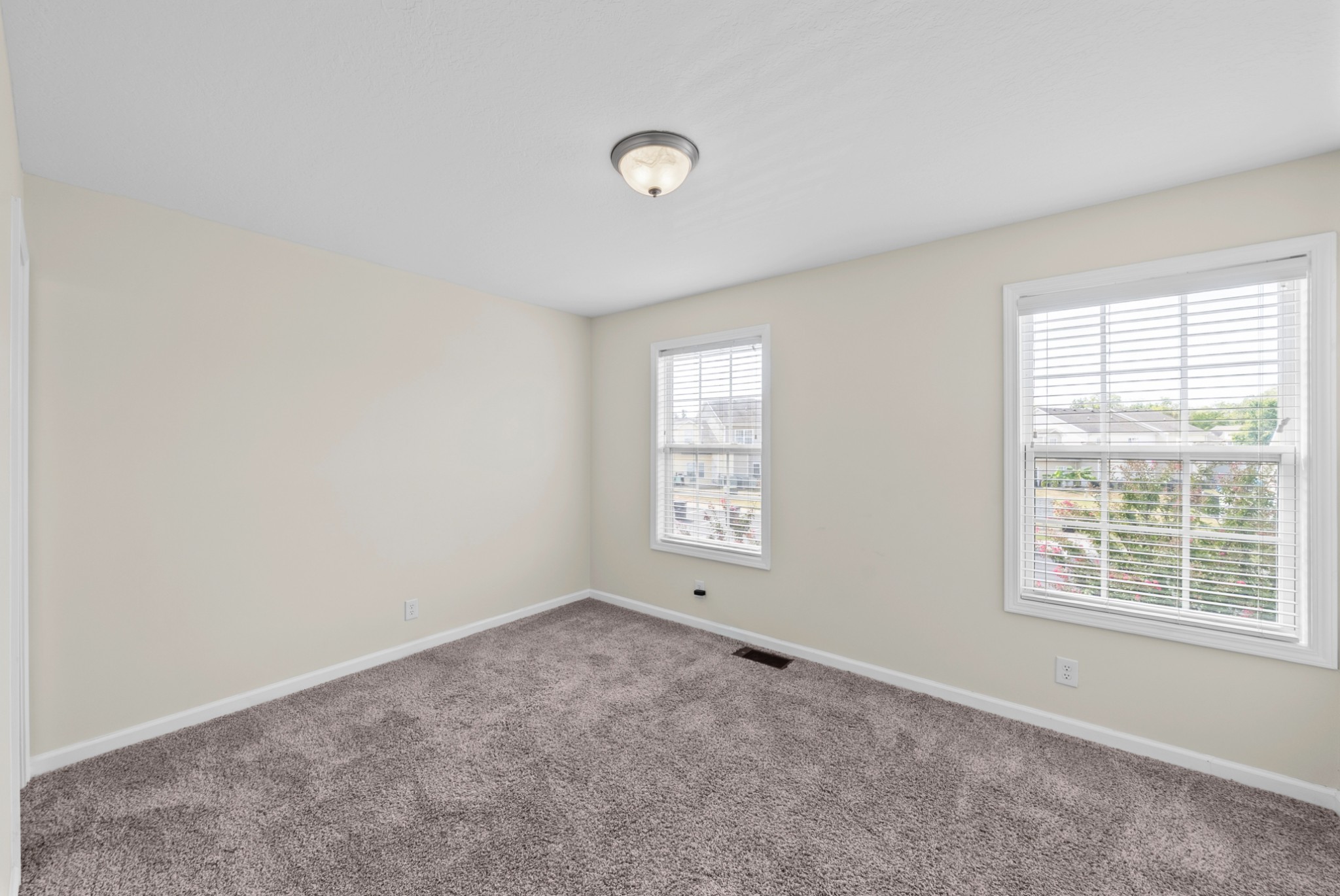 35 Ellington Ter Property Photo 19