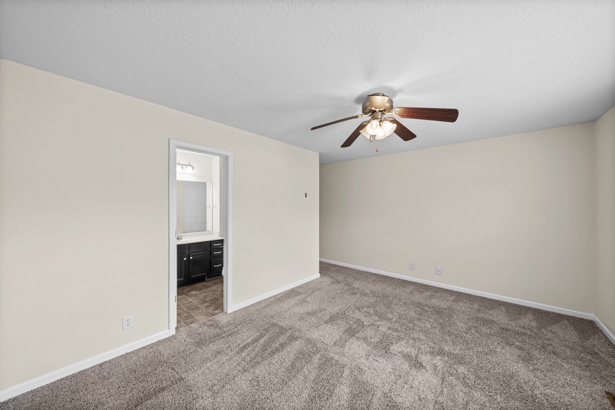 35 Ellington Ter Property Photo 23