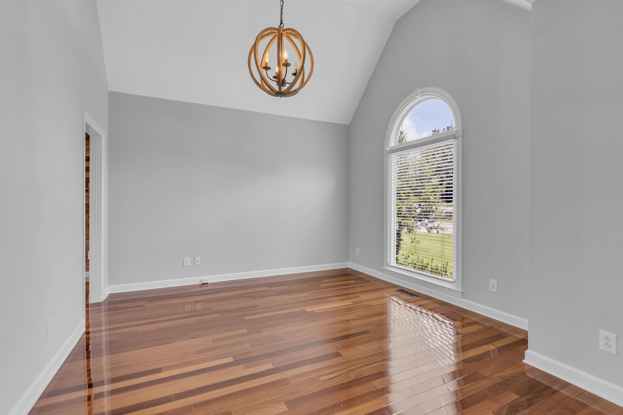 392 Forrest Park Cir Property Photo 6