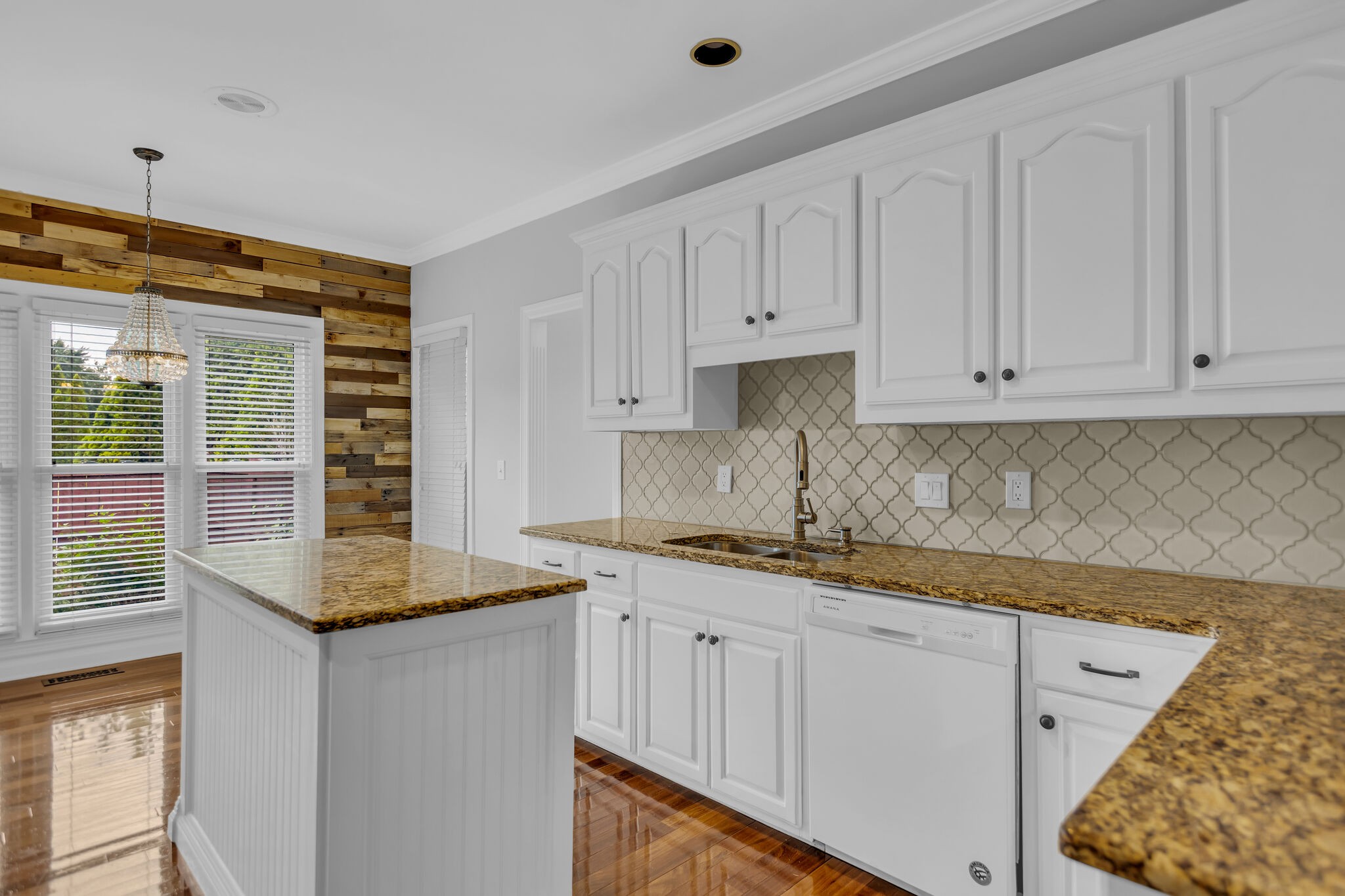 392 Forrest Park Cir Property Photo 18