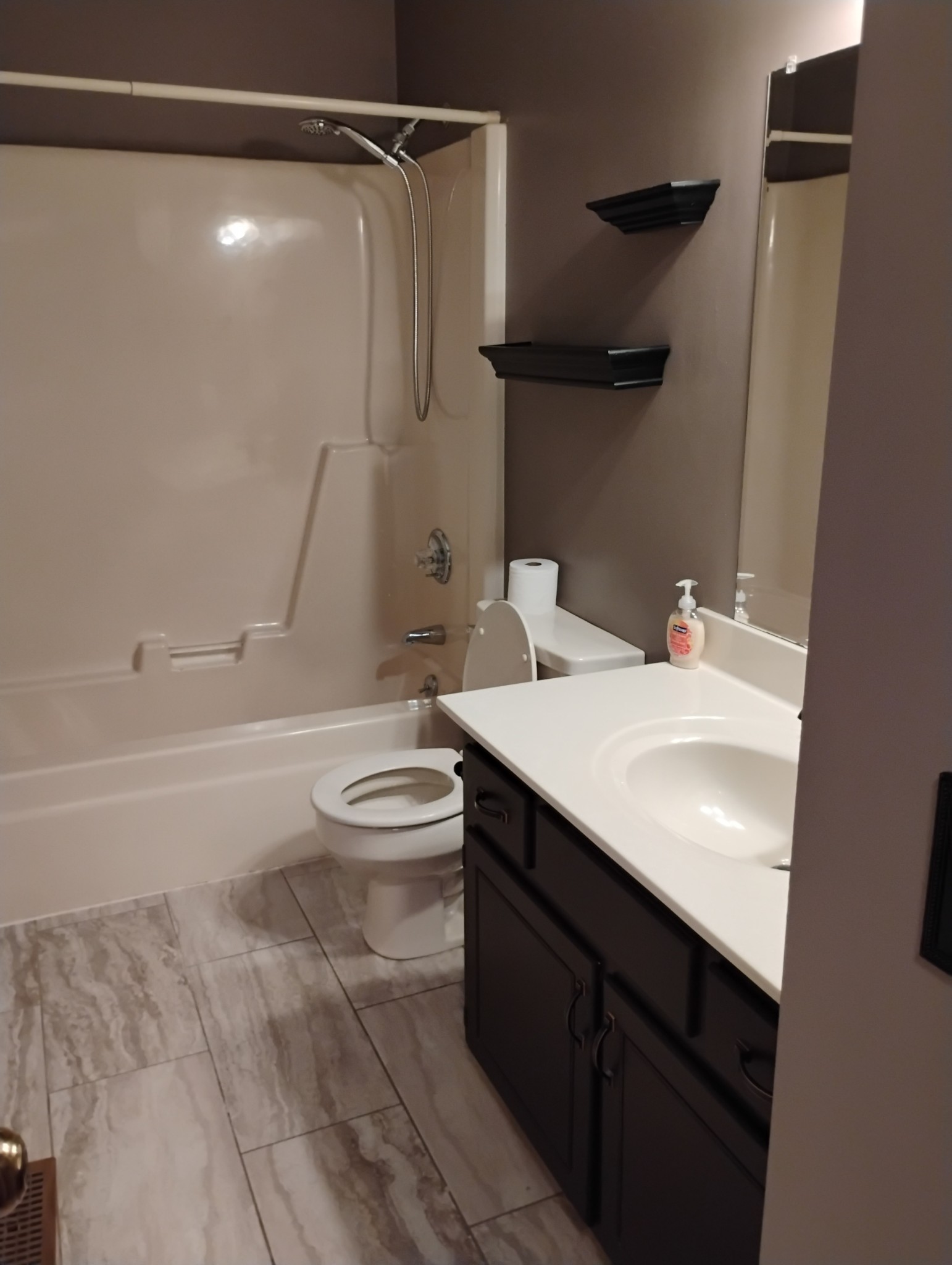 1122 W Rye Ct Property Photo 3