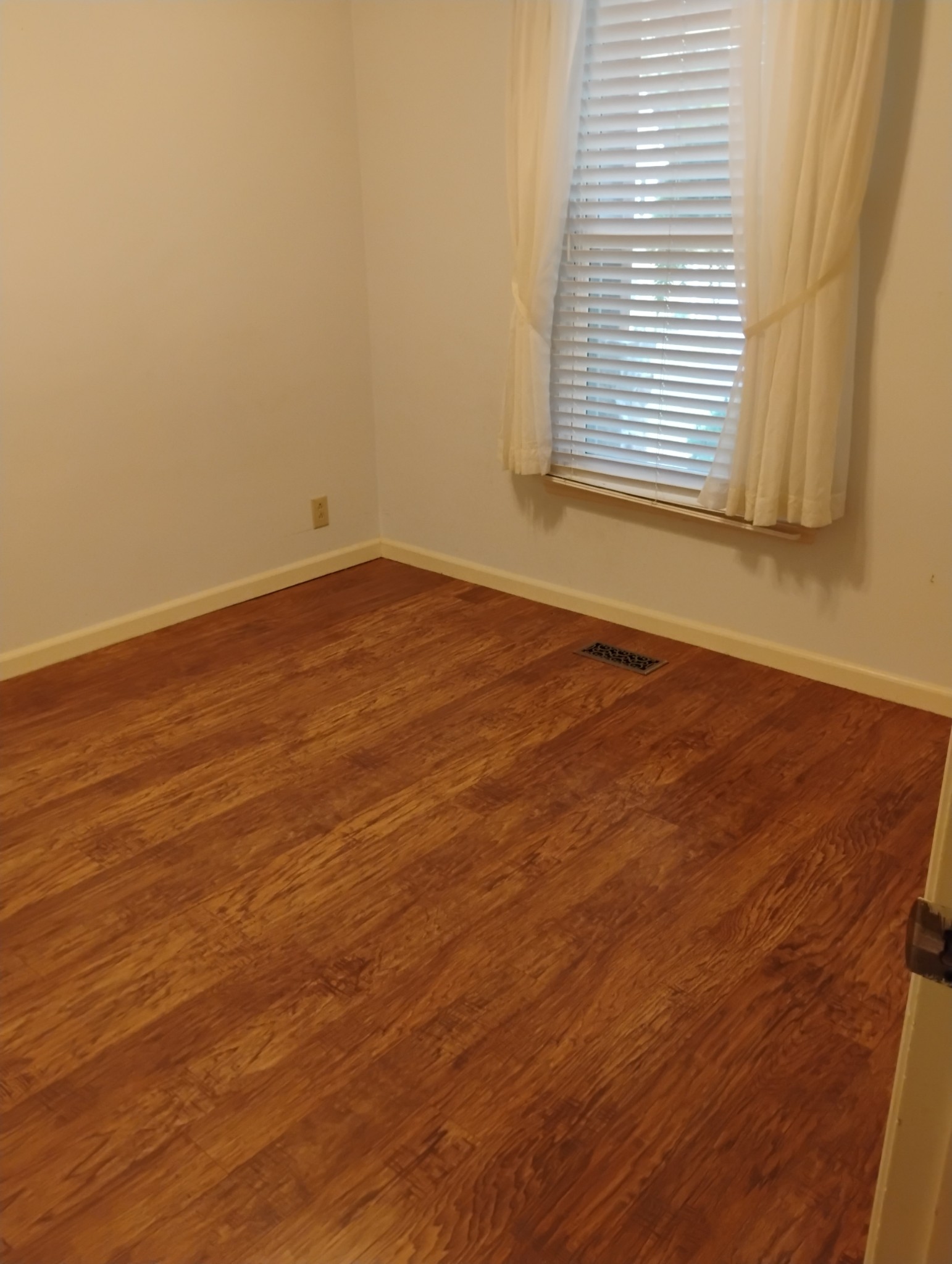 1122 W Rye Ct Property Photo 5