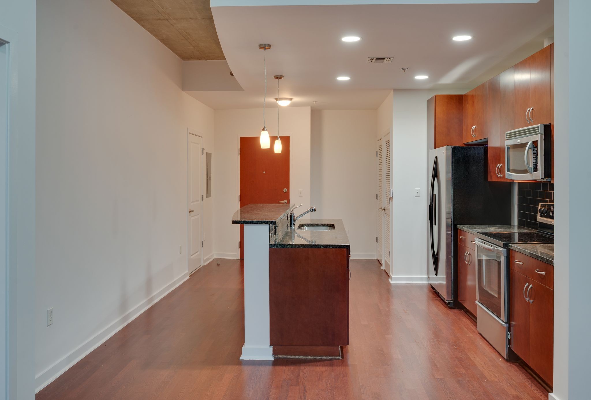 301 Demonbreun St Property Photo 3