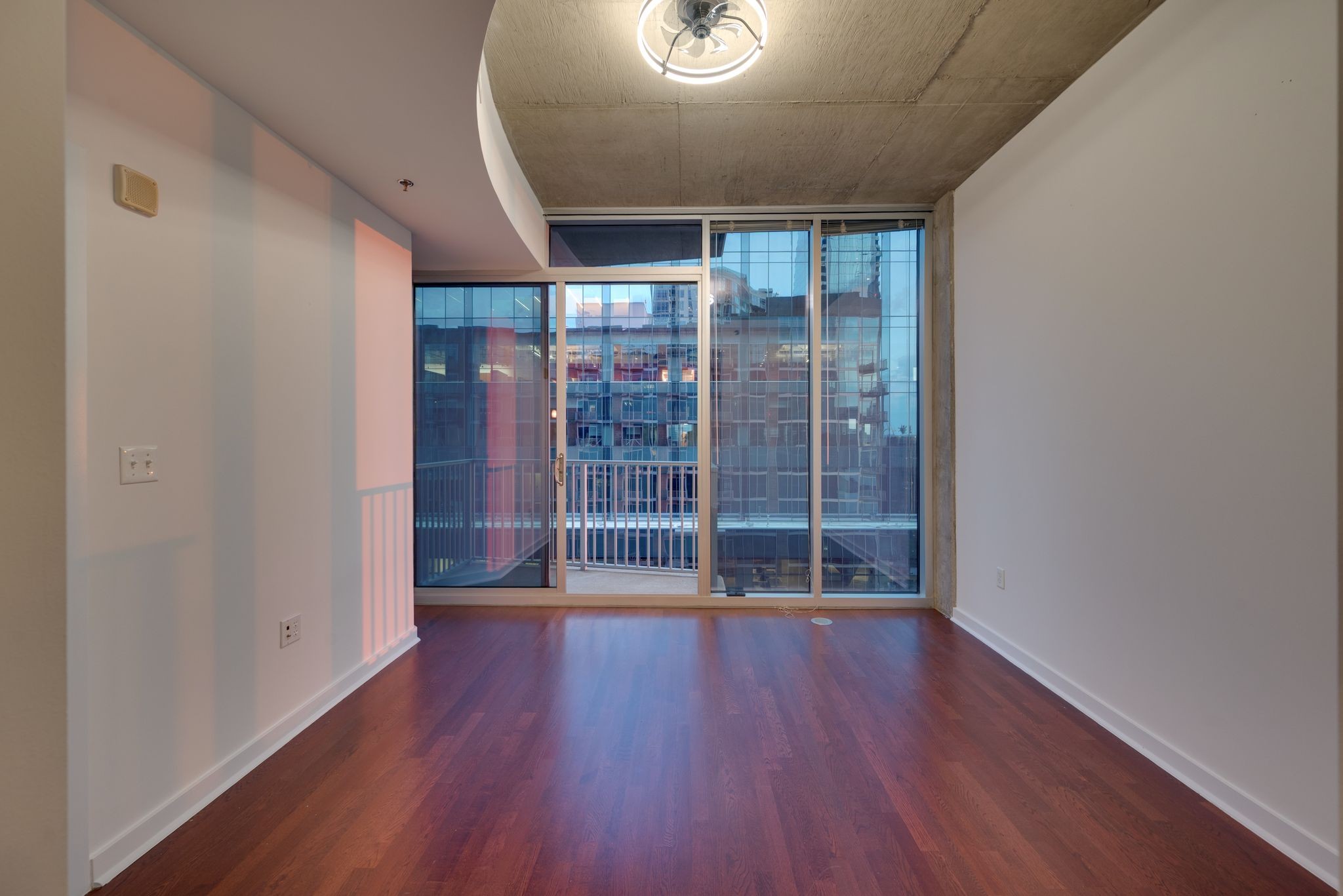 301 Demonbreun St Property Photo 4