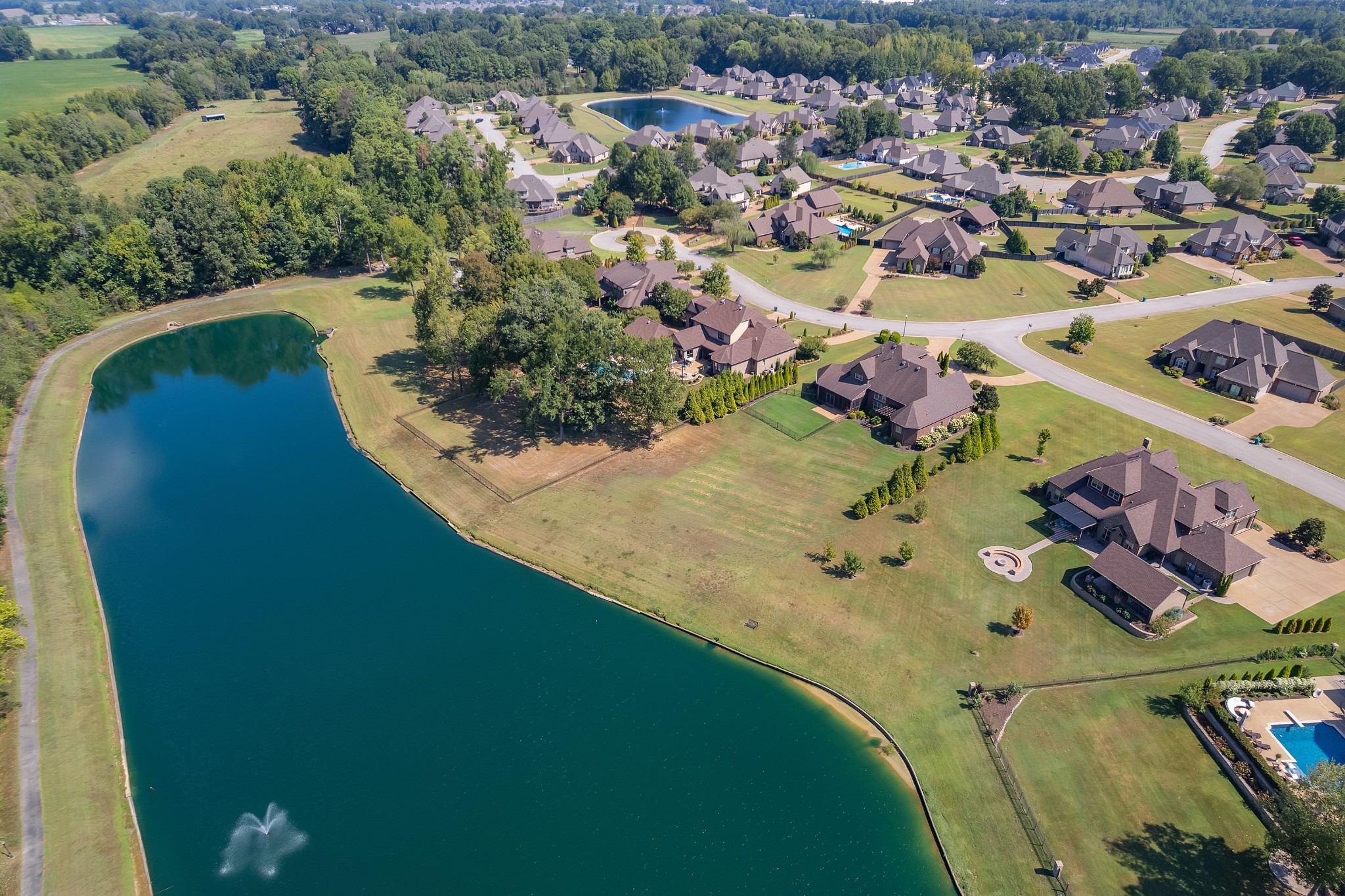57 Lake Pointe Dr Property Photo 3