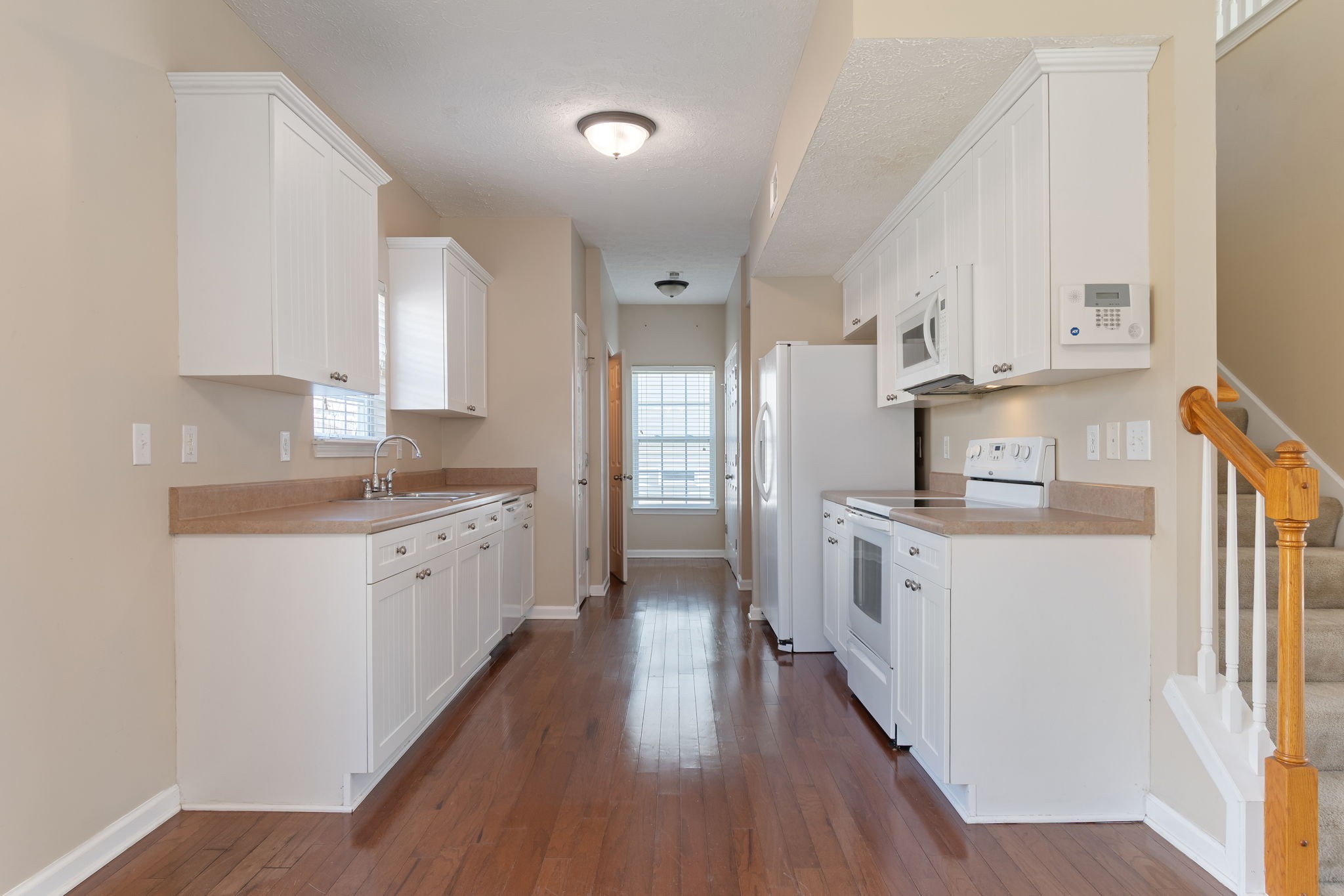 1430 Bern Dr Property Photo 3