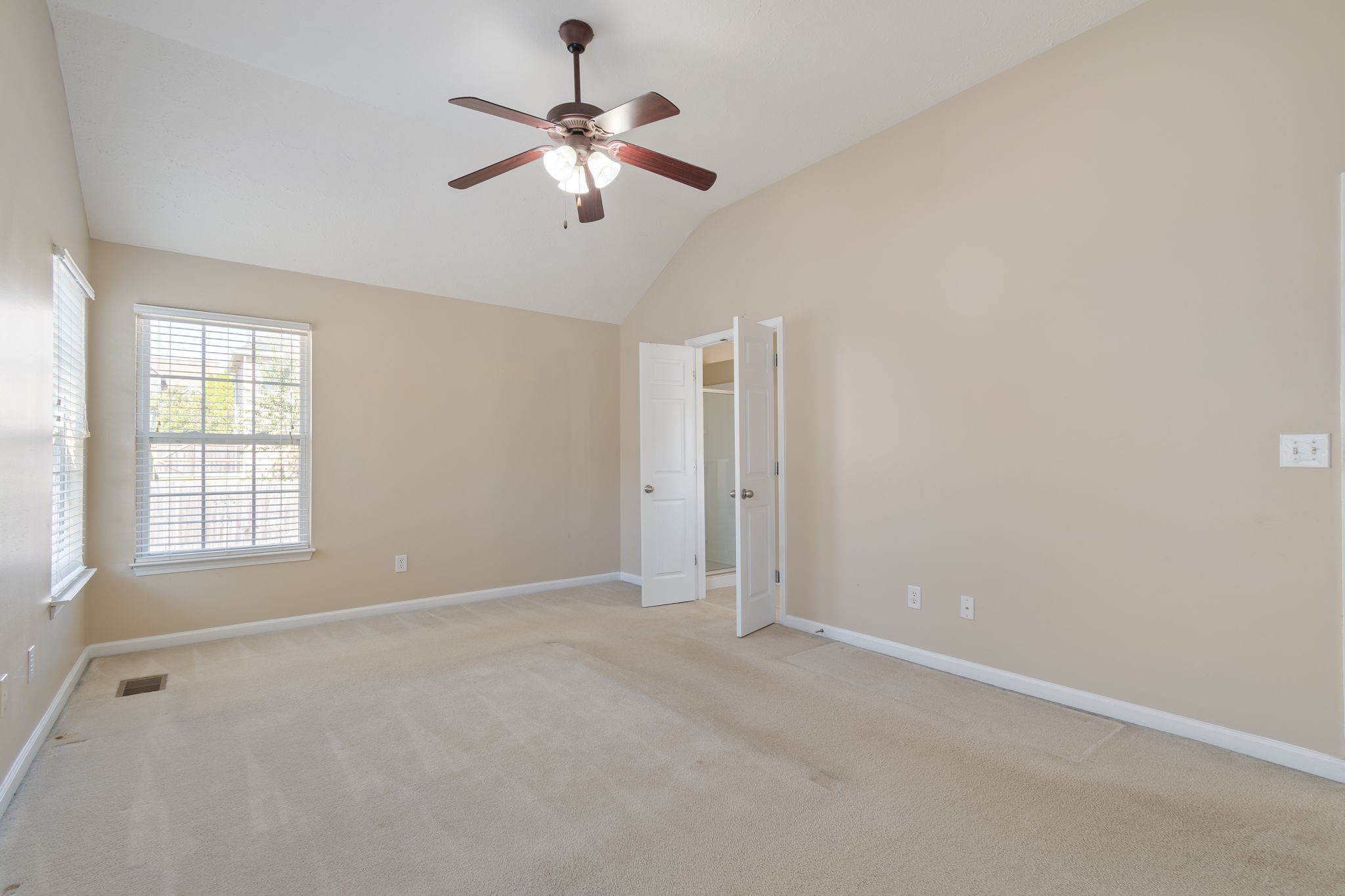 1430 Bern Dr Property Photo 5
