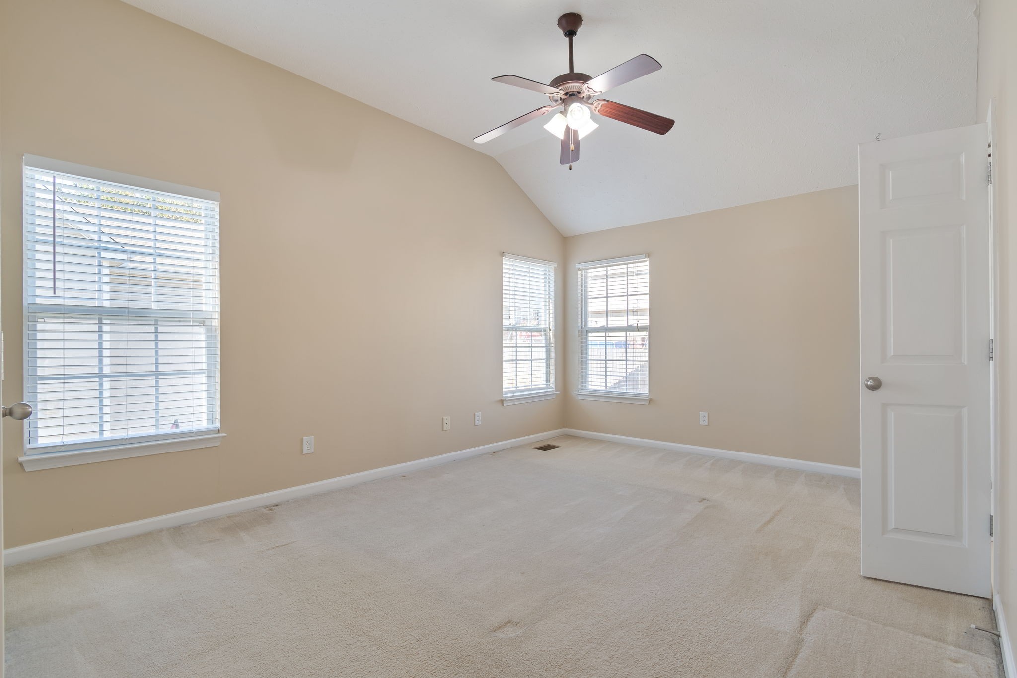 1430 Bern Dr Property Photo 23
