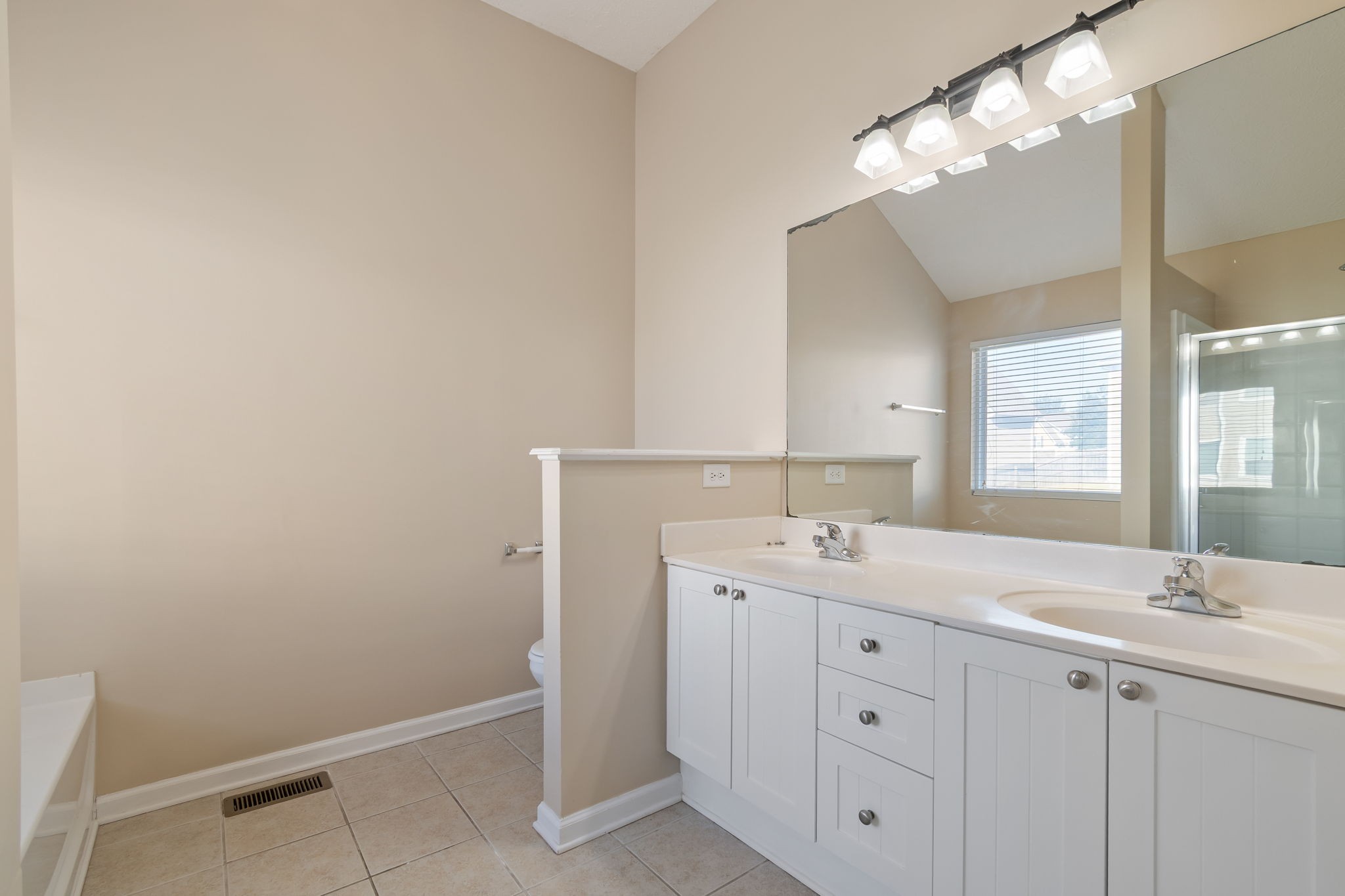 1430 Bern Dr Property Photo 24