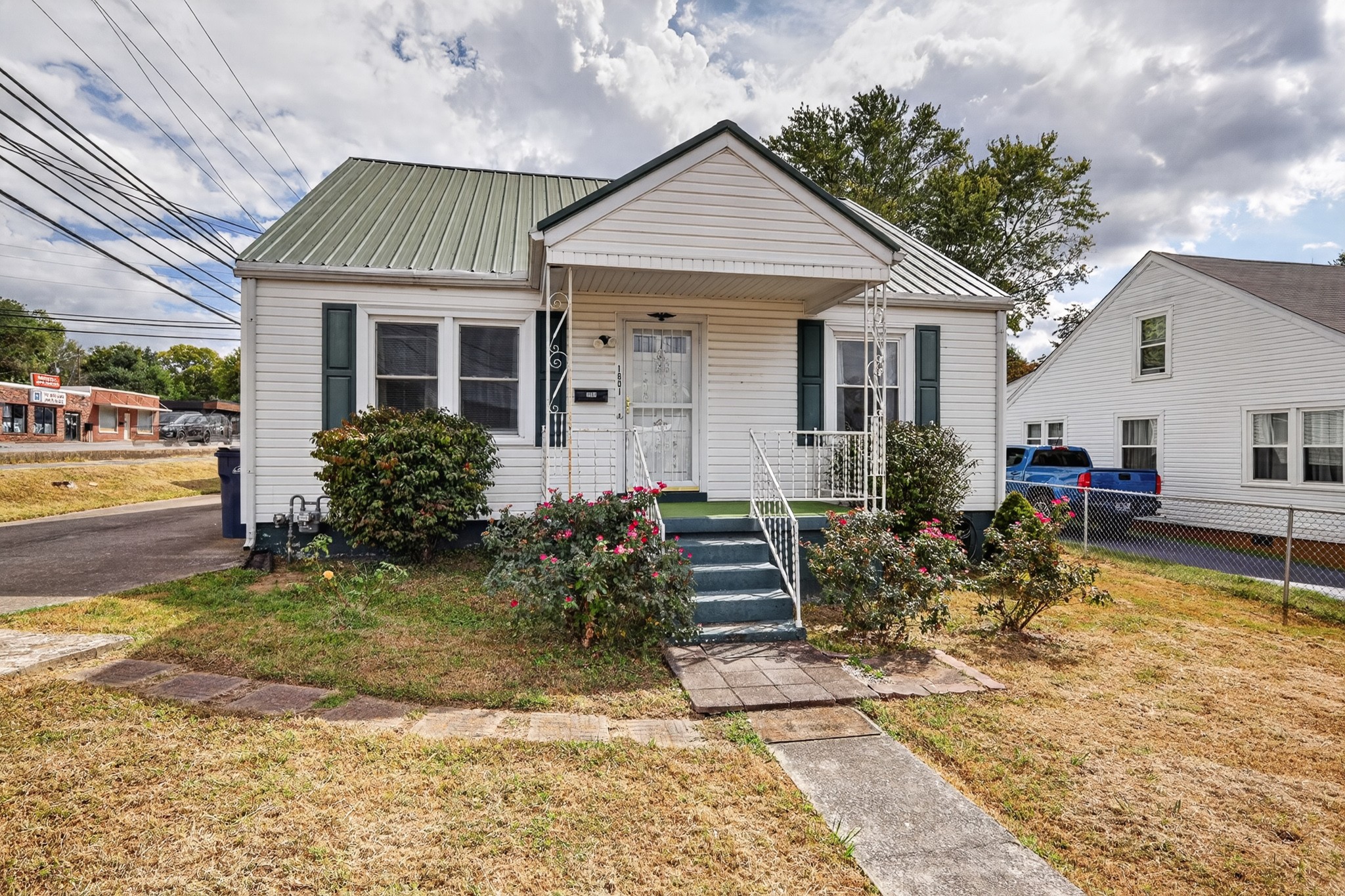 1801 Scribner Ave Property Photo 1
