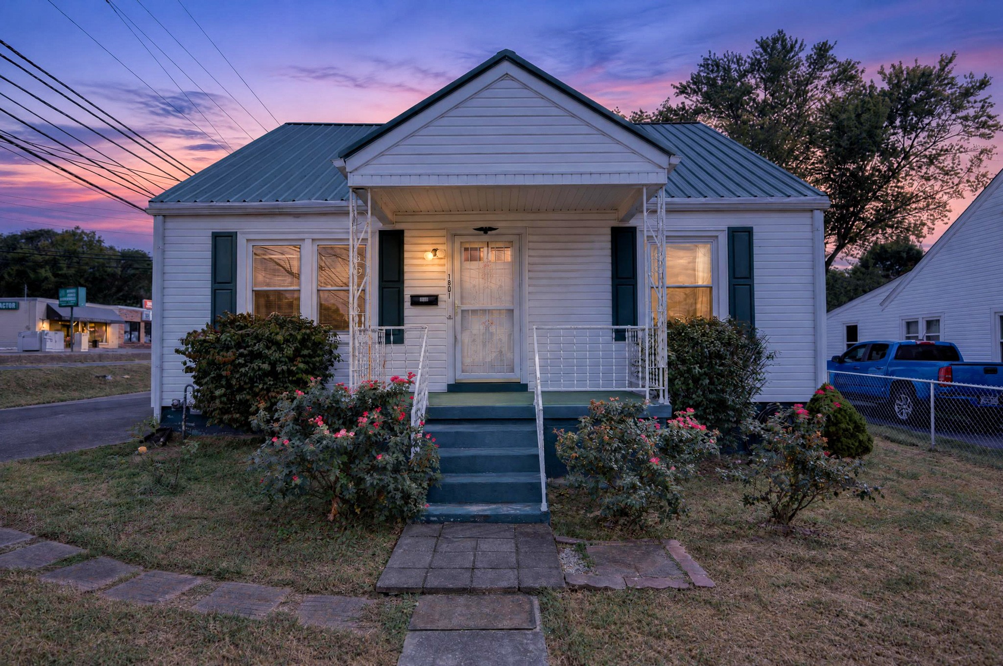 1801 Scribner Ave Property Photo 3