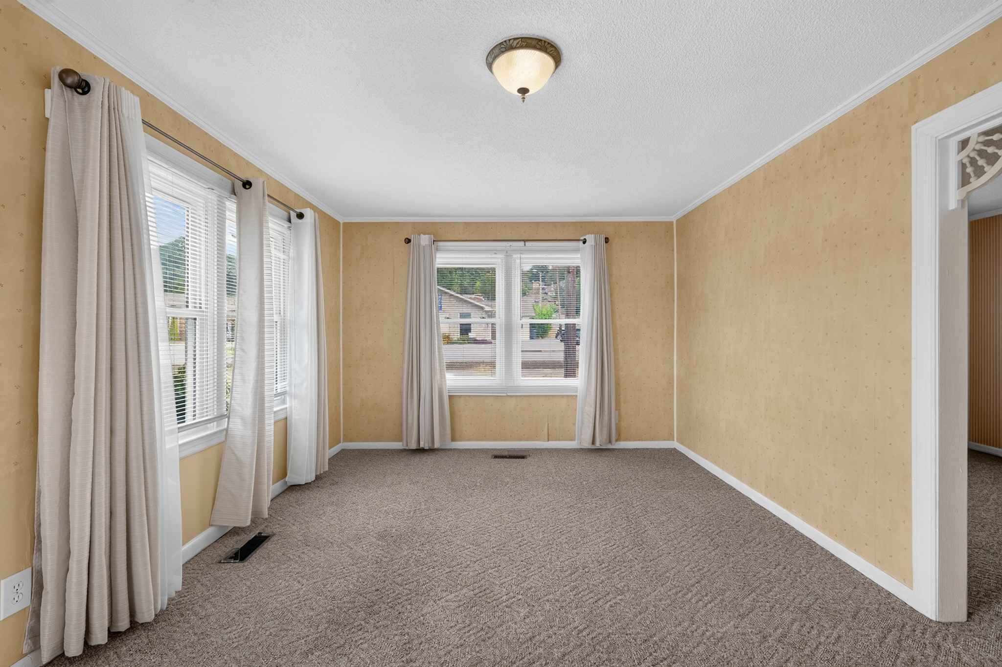 1801 Scribner Ave Property Photo 9
