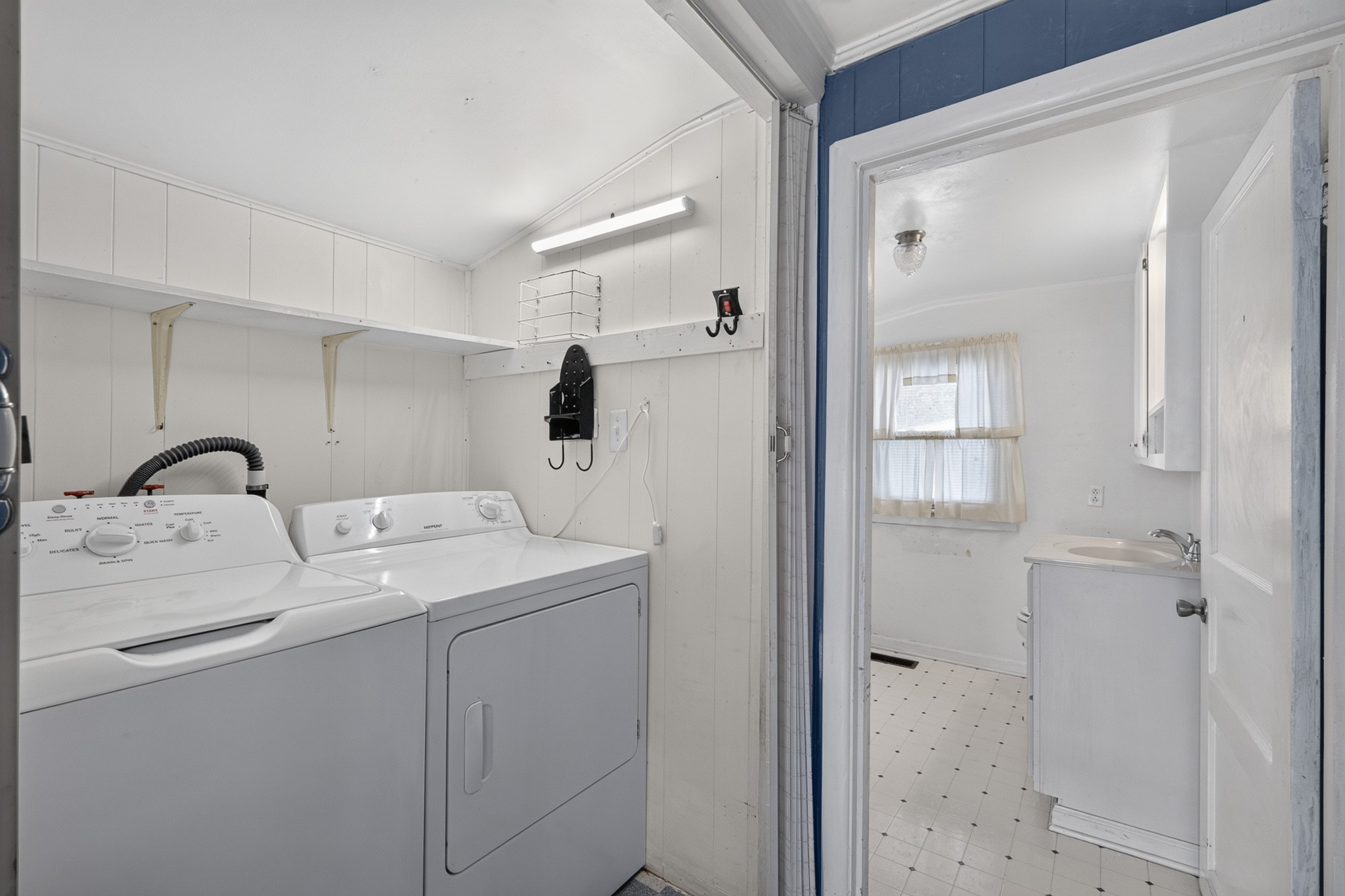 1801 Scribner Ave Property Photo 31