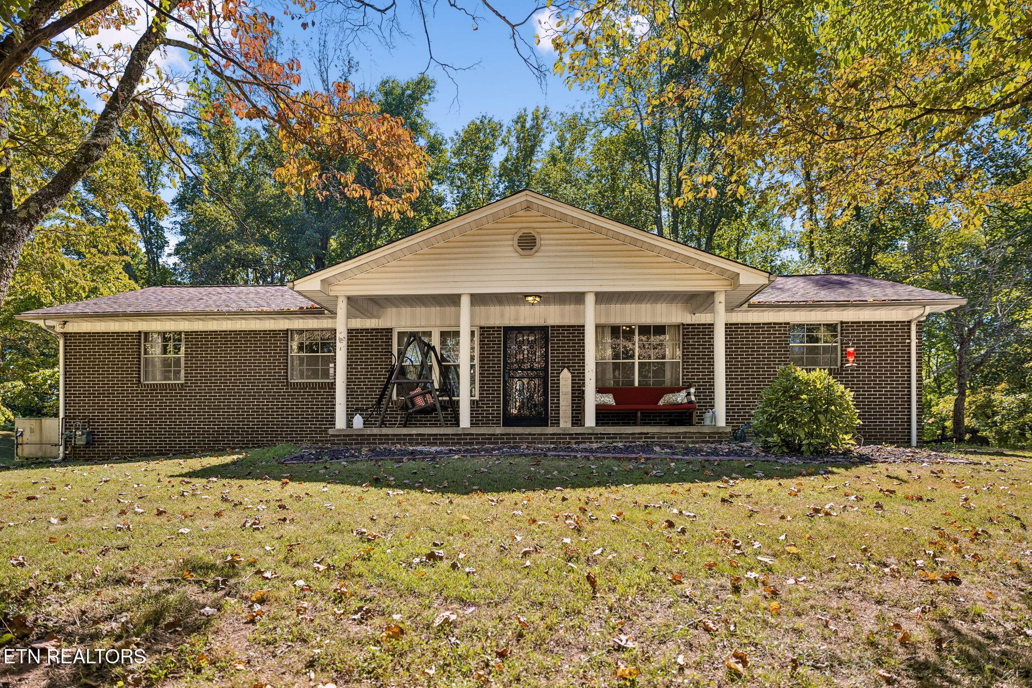 1813 Oak Grove Rd Property Photo 1