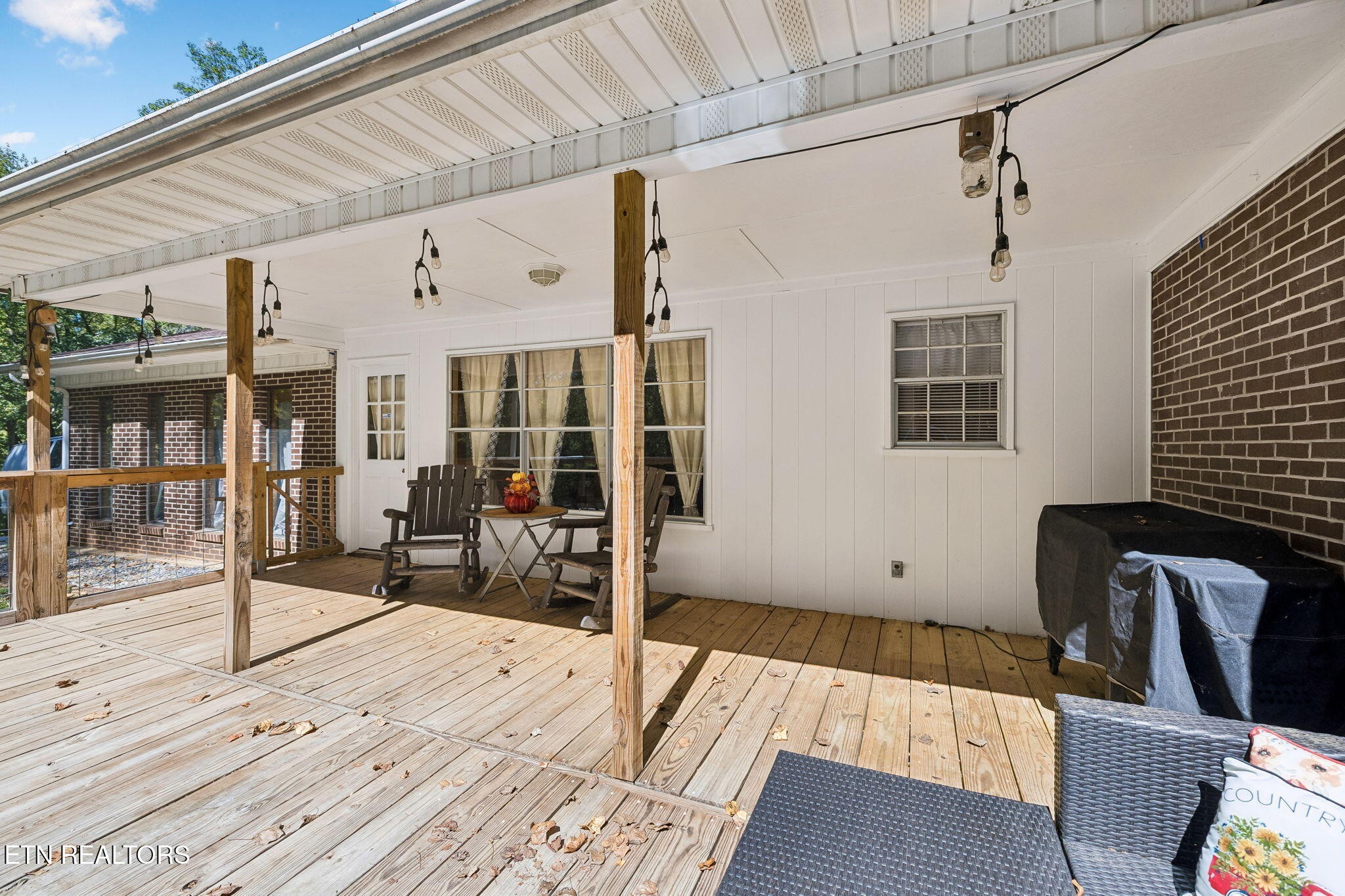 1813 Oak Grove Rd Property Photo 27