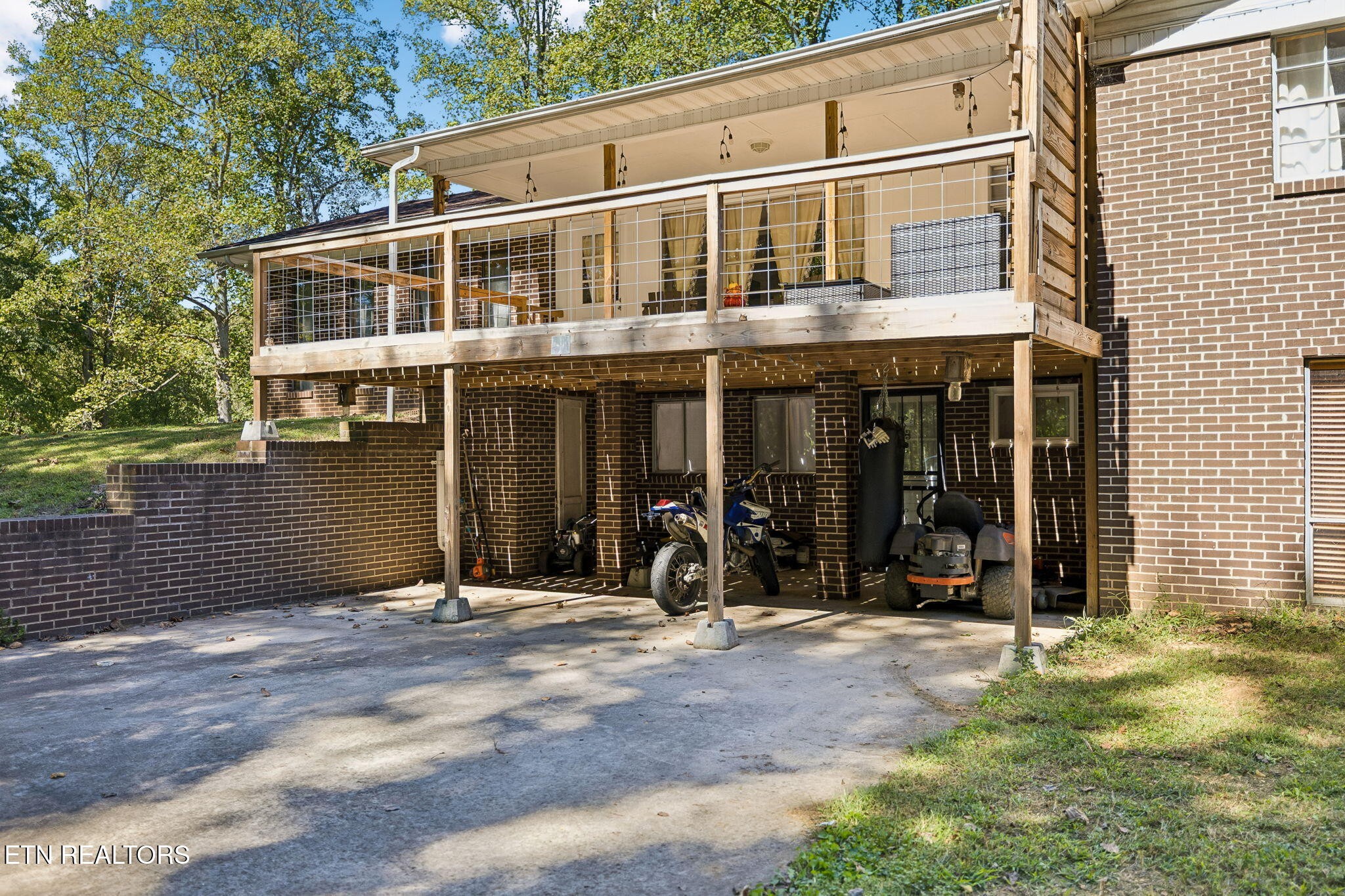 1813 Oak Grove Rd Property Photo 28