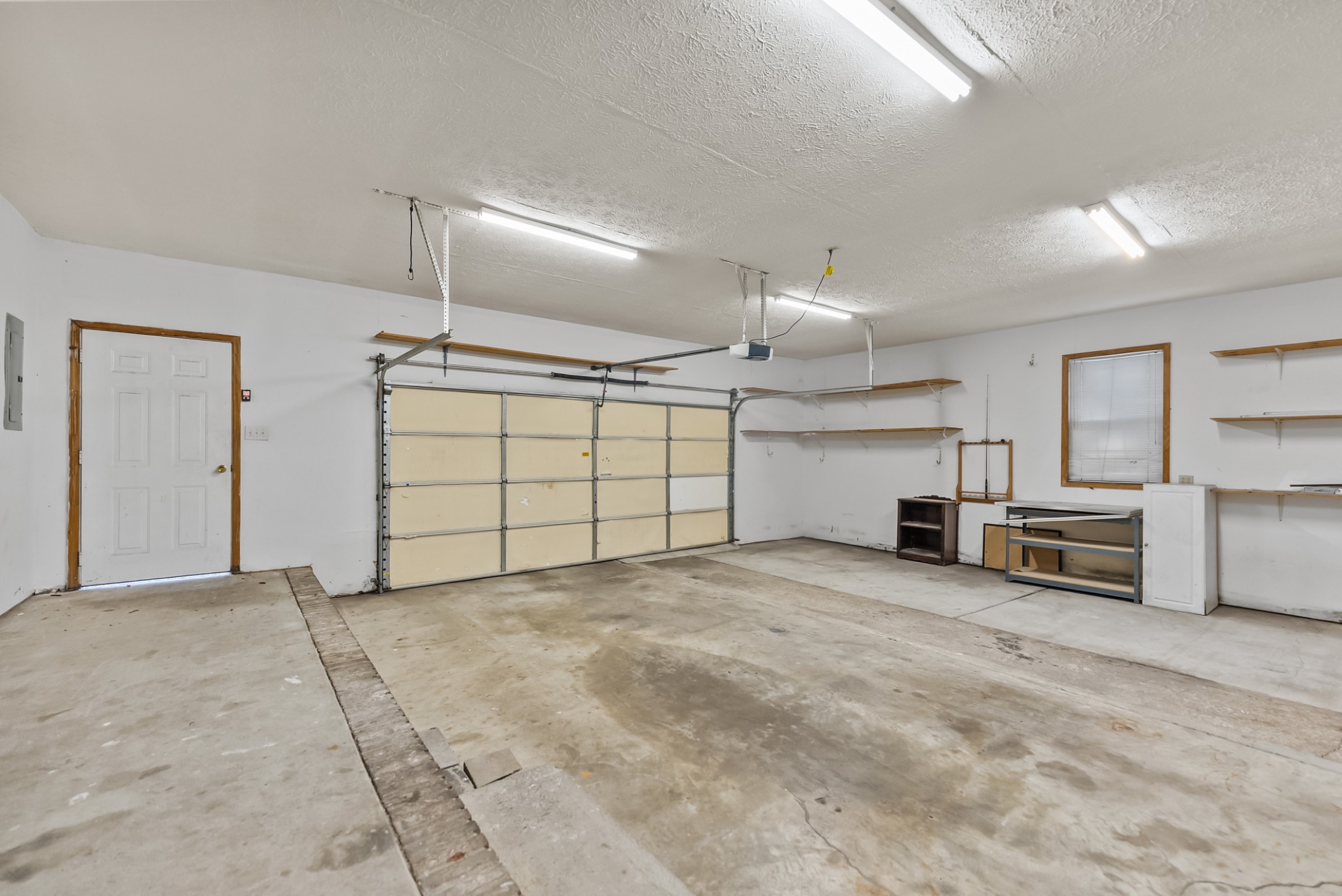 556 E Vine St Property Photo 30