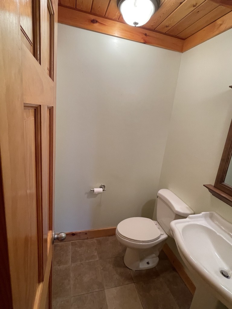 619 Westview Dr Property Photo 13