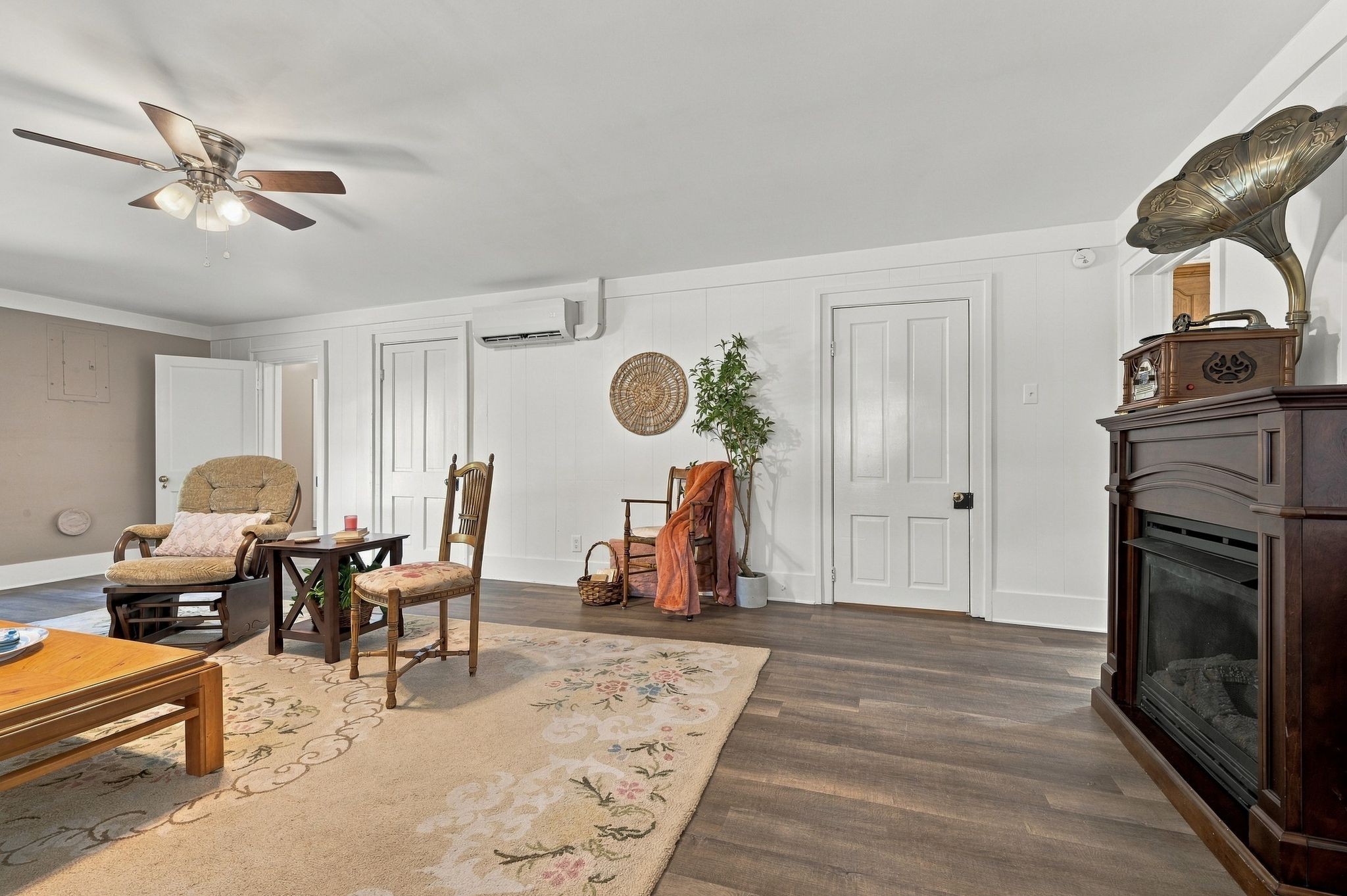 525 Water St Property Photo 7