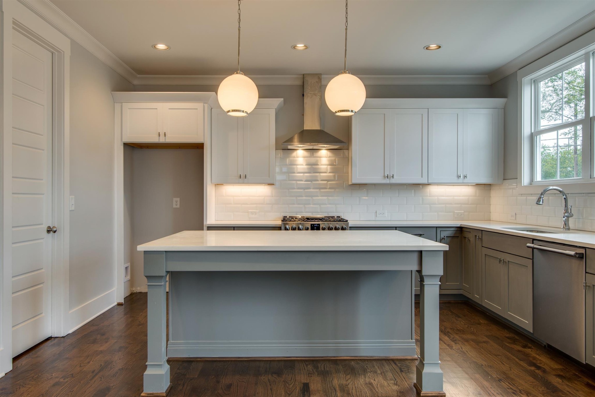 1711 10th Avenue, S Property Photo 9