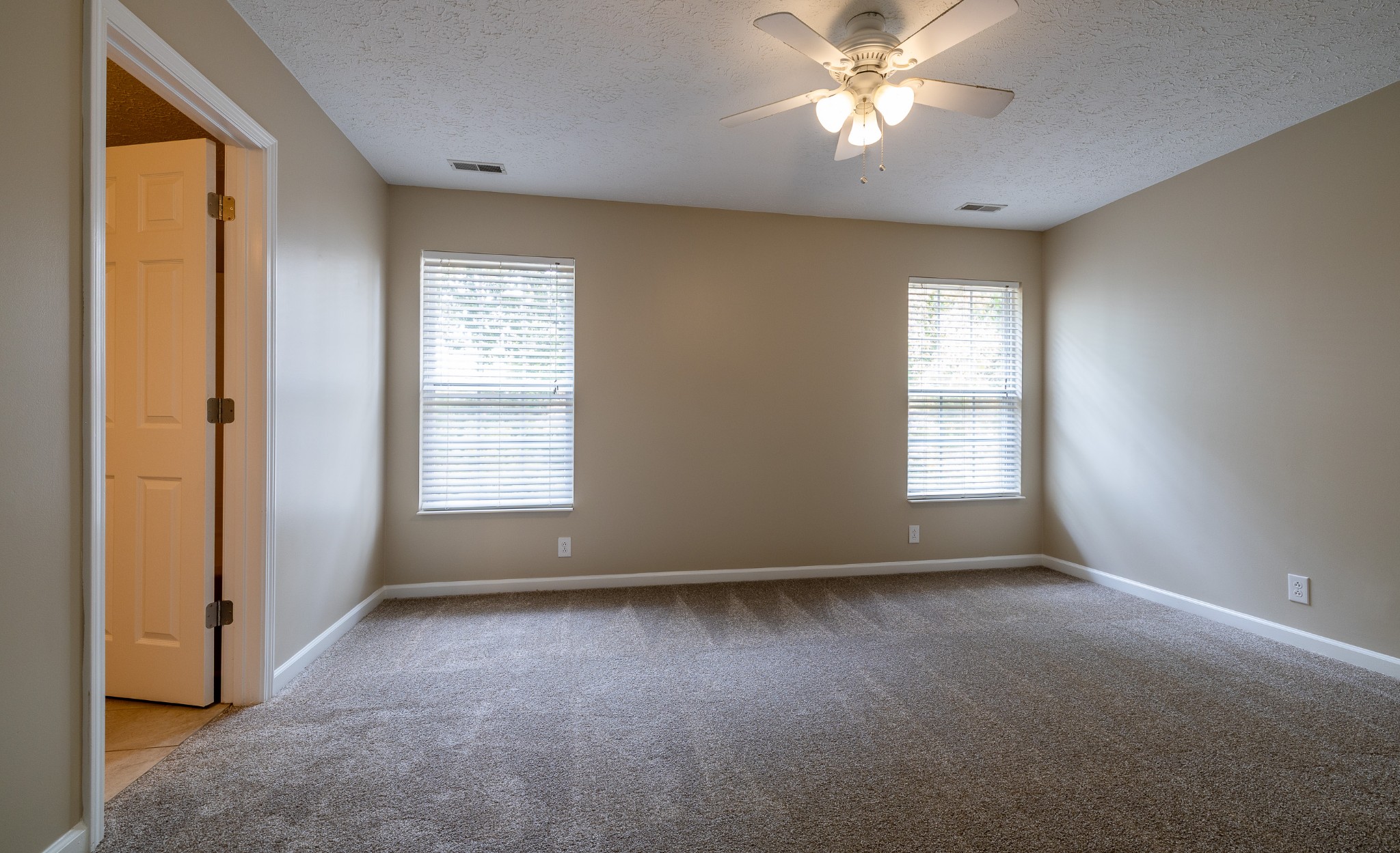 4040 Hallborough Way Property Photo 23