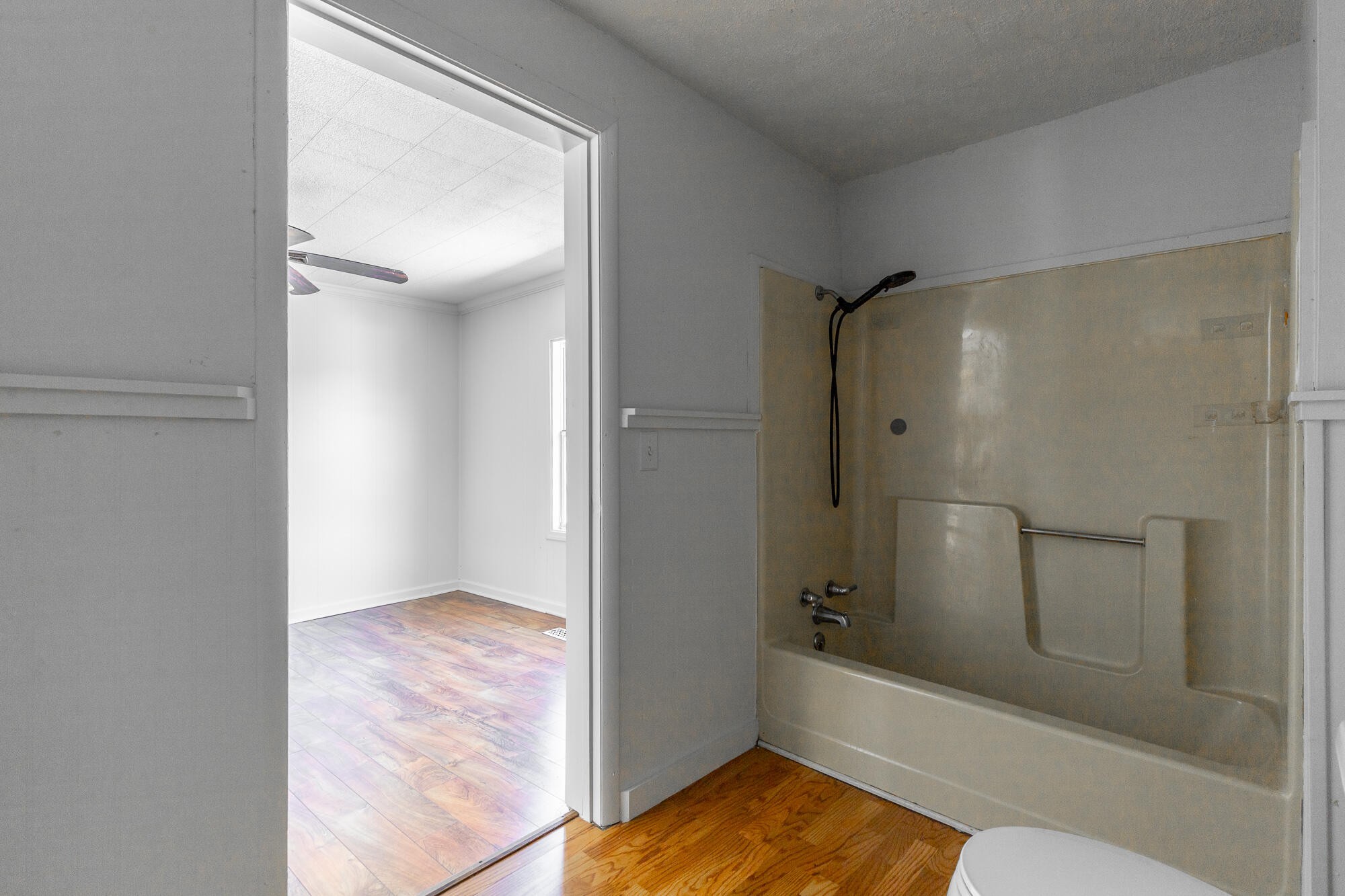 406 Chambers Street Property Photo 22