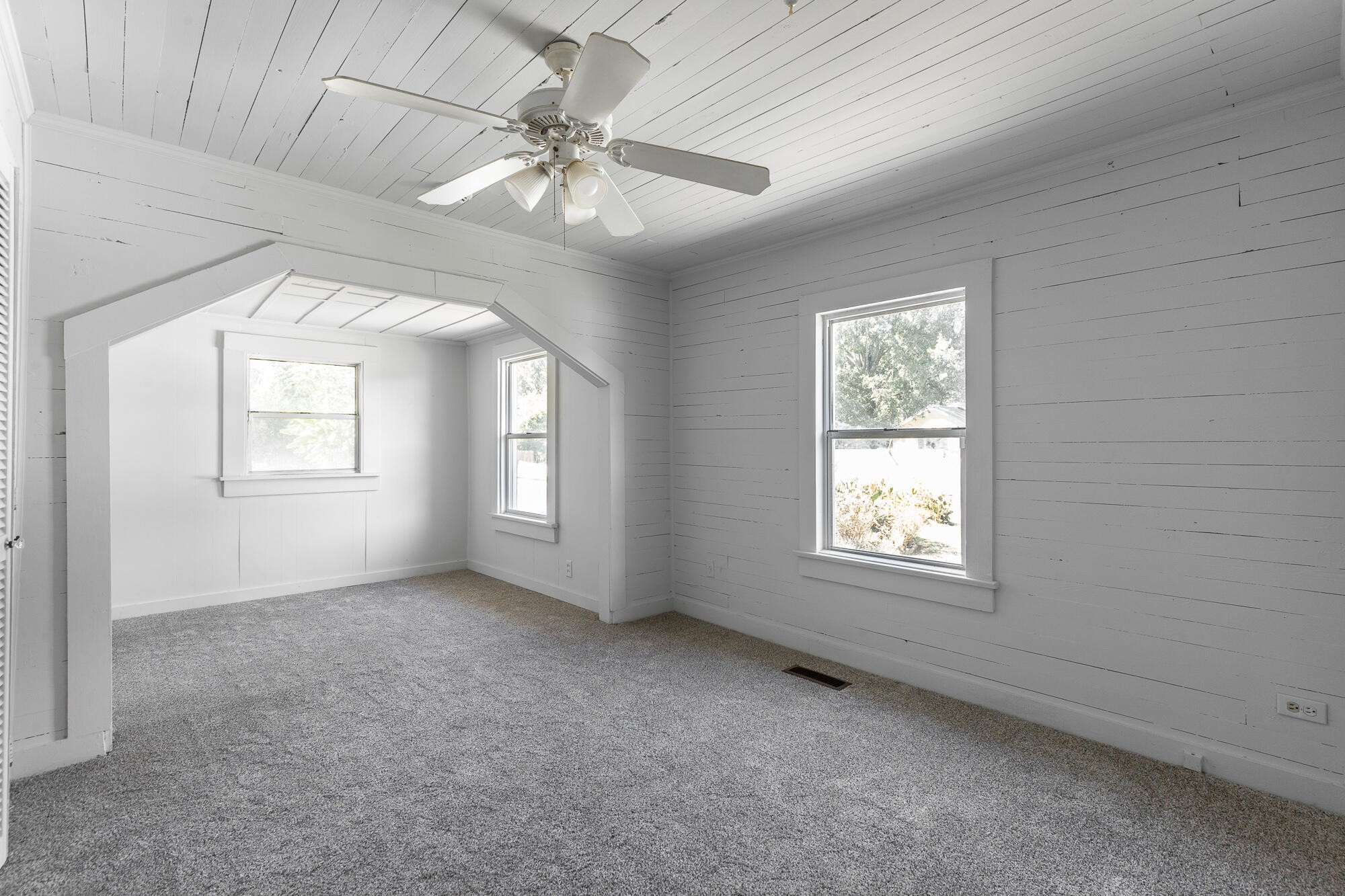 406 Chambers Street Property Photo 26