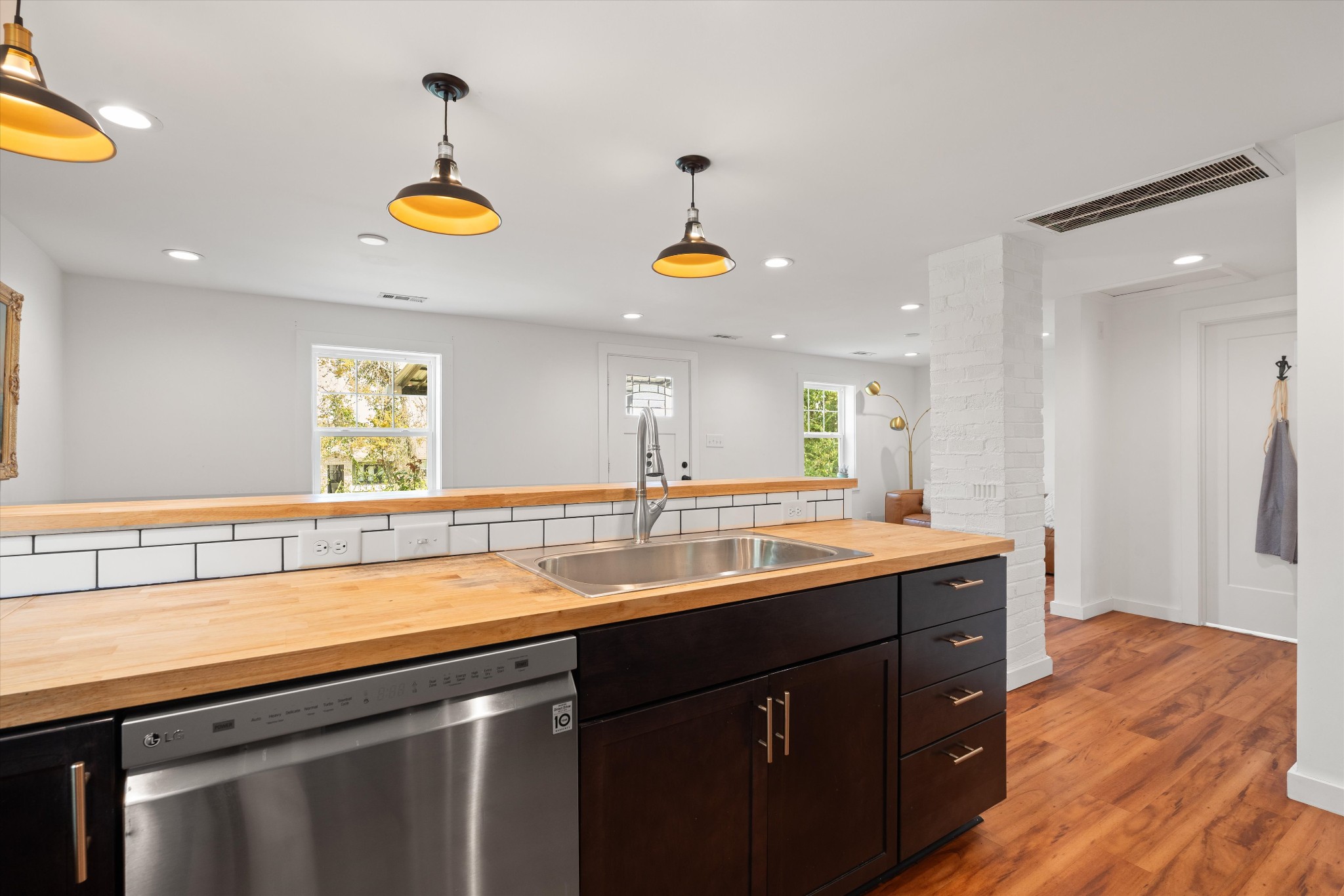 608 Creative Way Property Photo 15